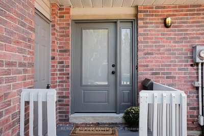24 Garden Avenue • Perth, ON photo 3