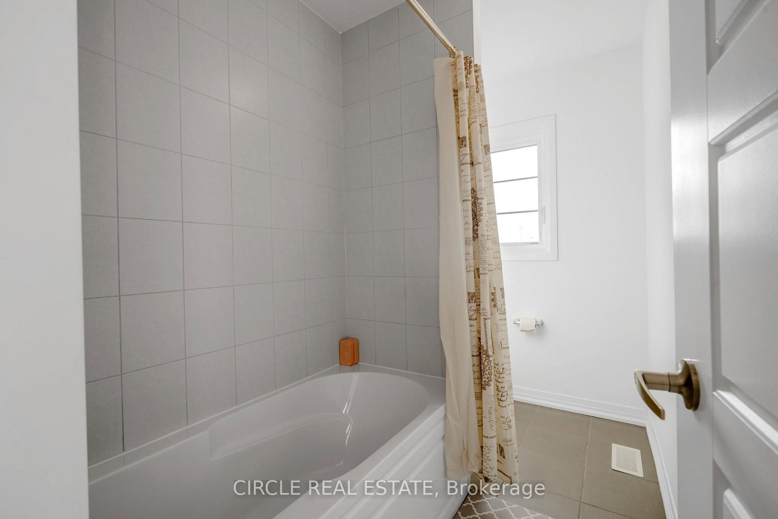 30 Heritage Way • Thorold, ON photo 32