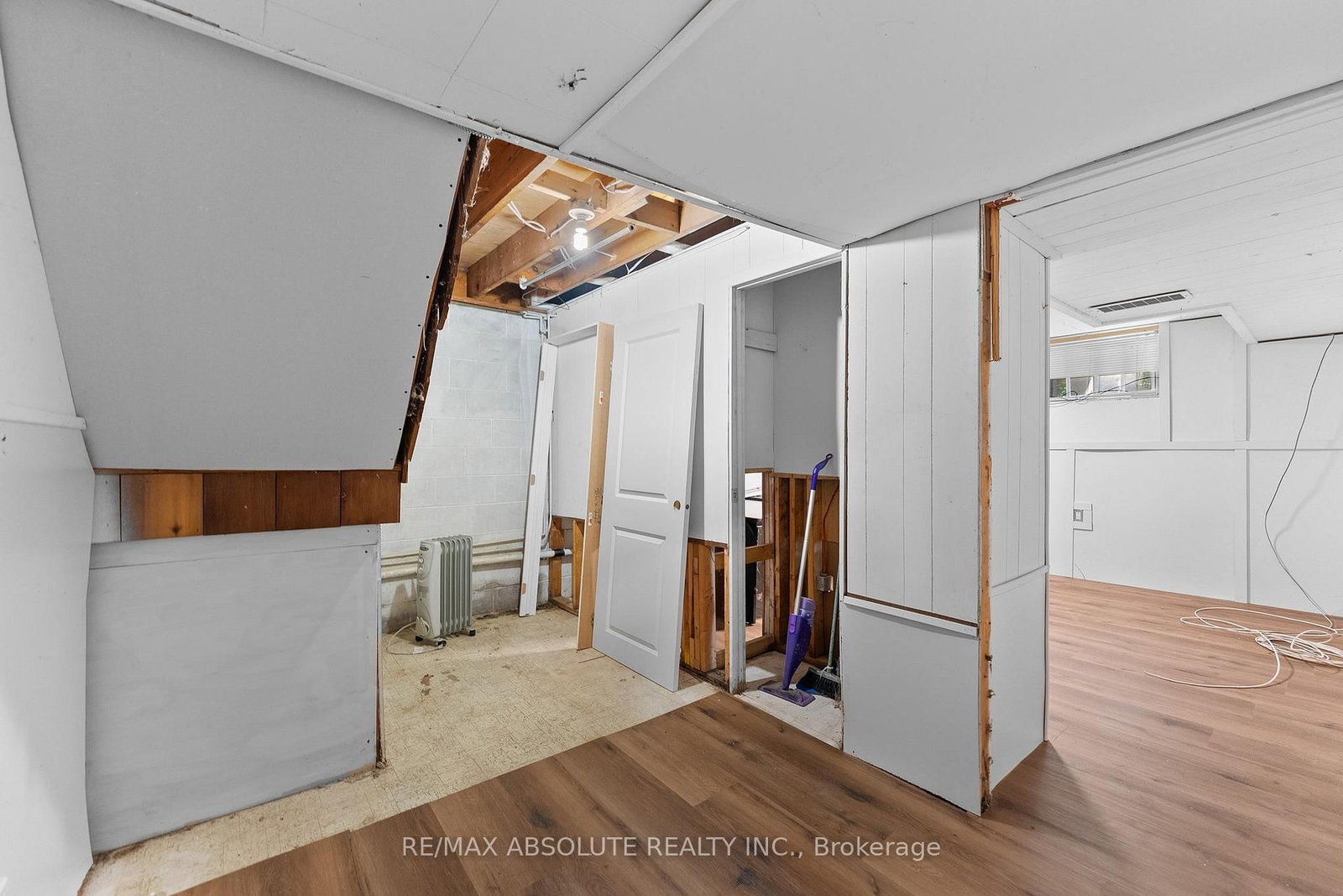1112 Francis Street • Battersea, ON photo 10