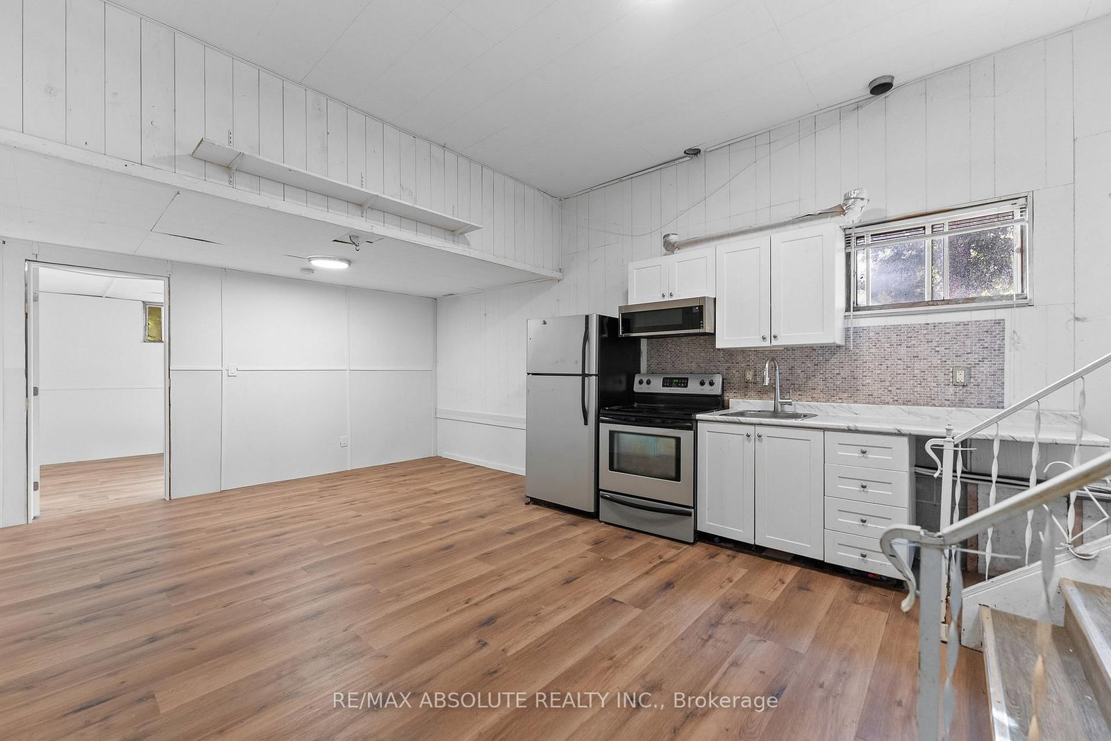 1112 Francis Street • Battersea, ON photo 5