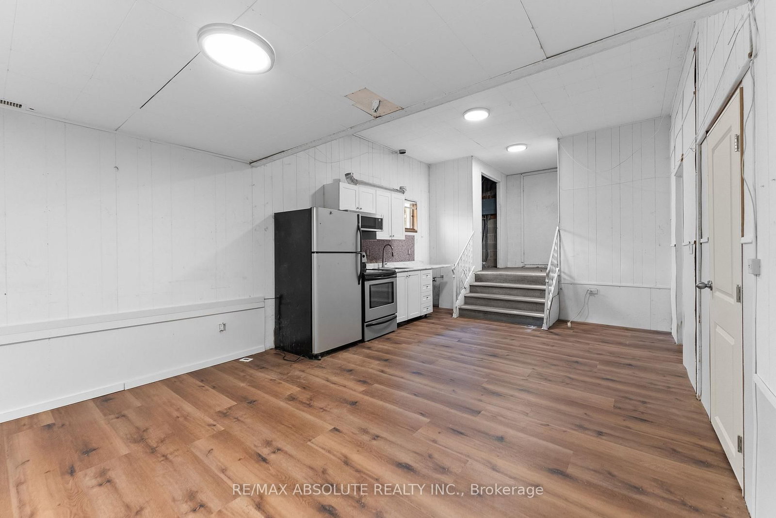 1112 Francis Street • Battersea, ON photo 6