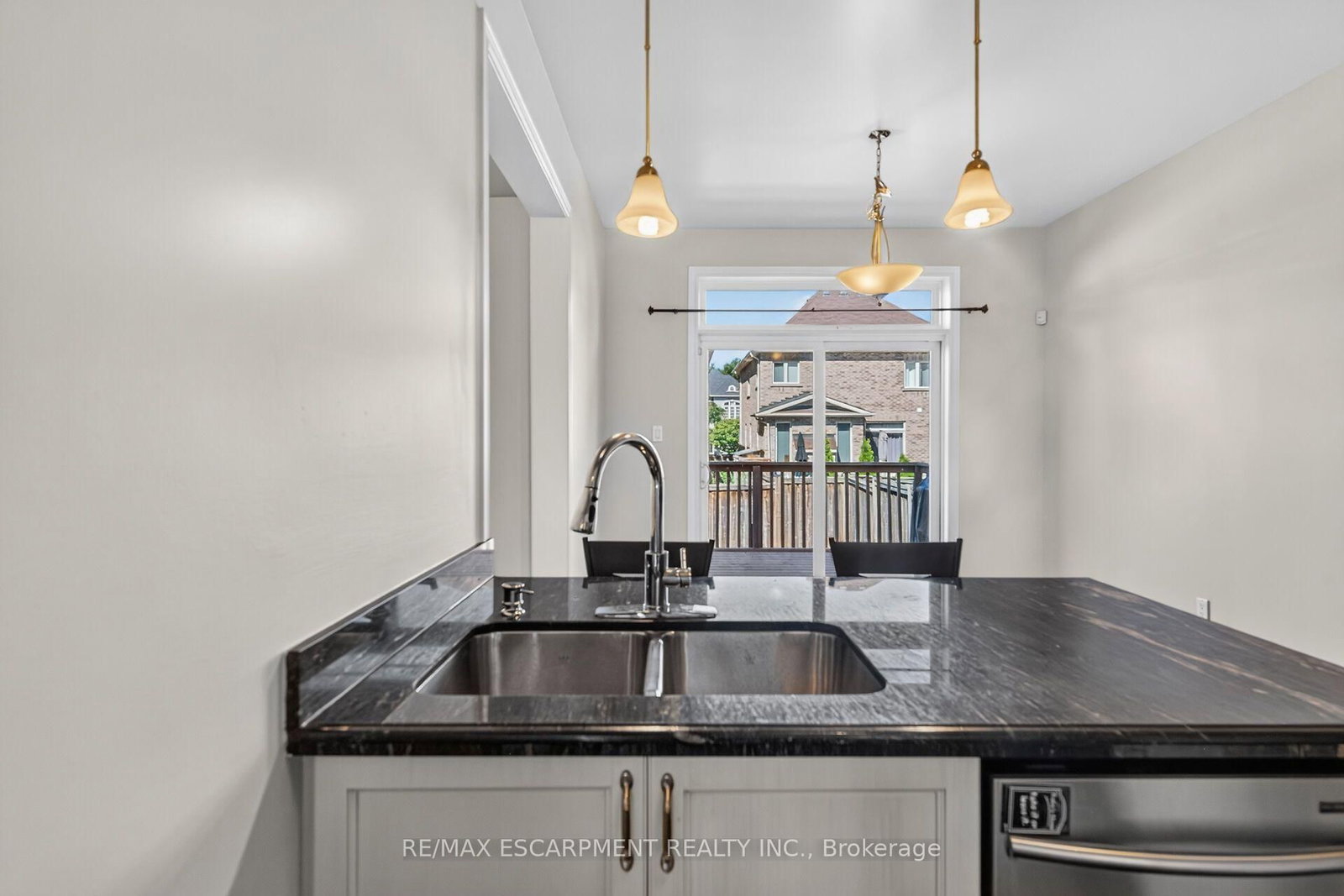44 Matteo Trail • Hamilton, ON photo 22
