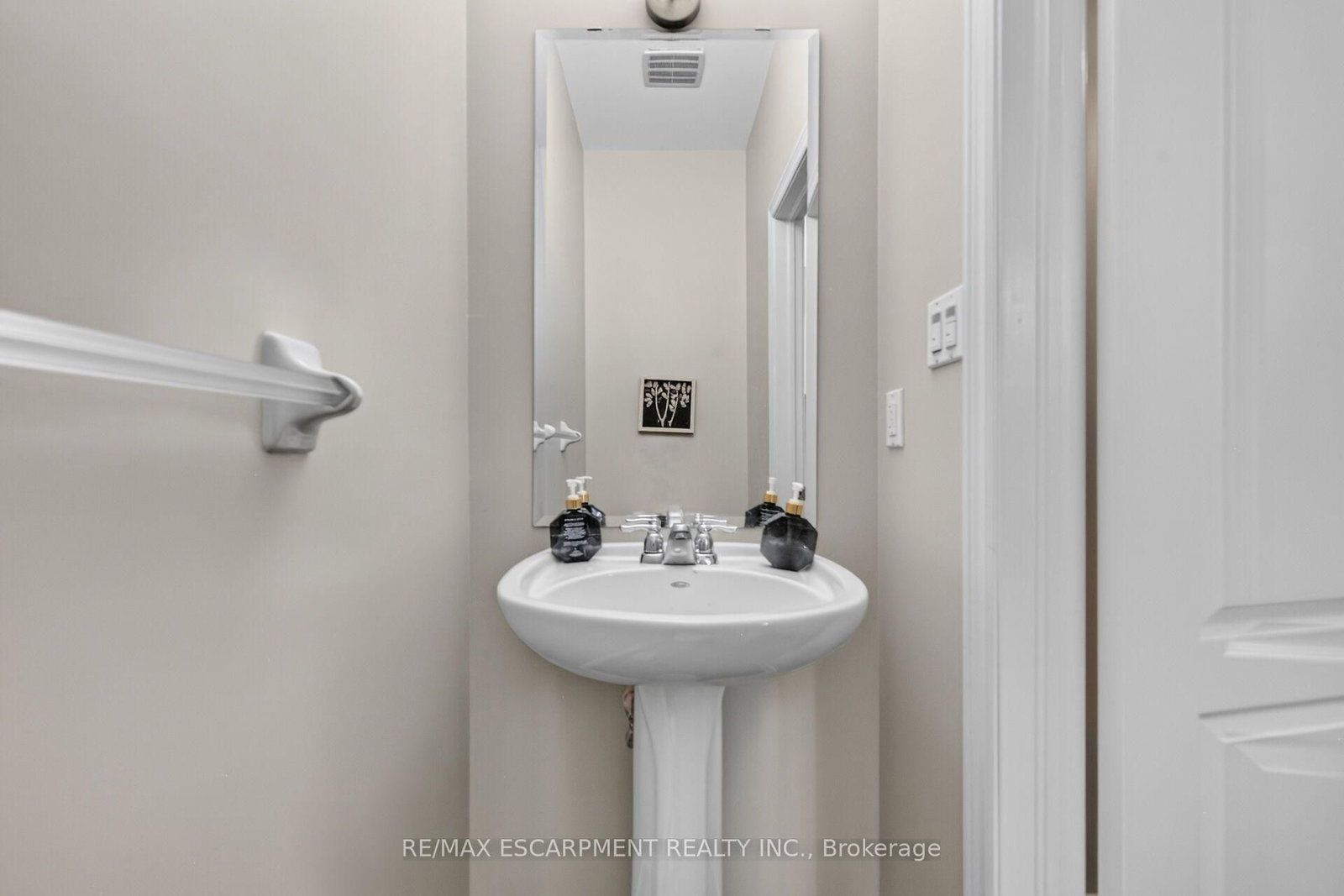 44 Matteo Trail • Hamilton, ON photo 24