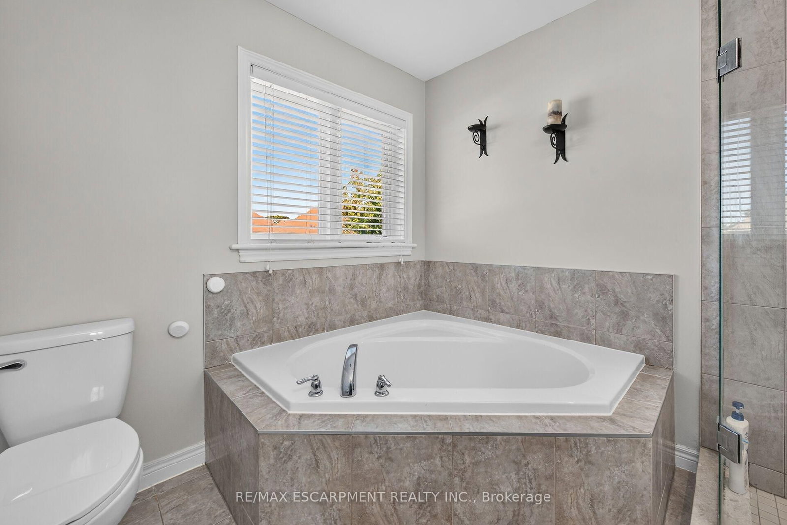 44 Matteo Trail • Hamilton, ON photo 37