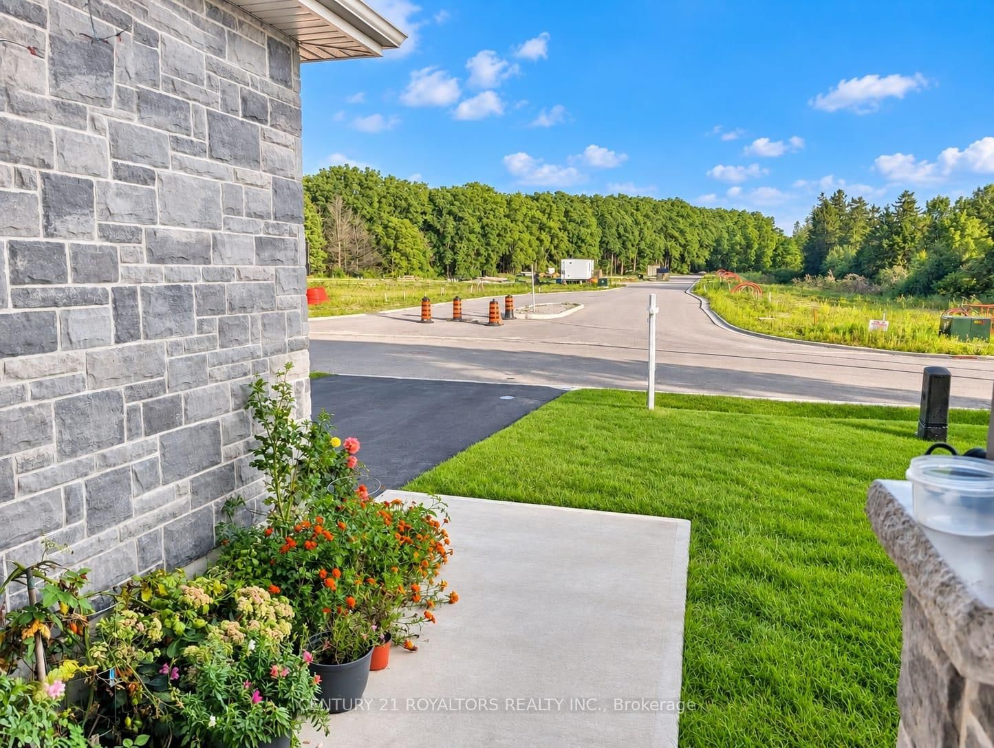 74 Cash Crescent • Ingersoll, ON photo 3