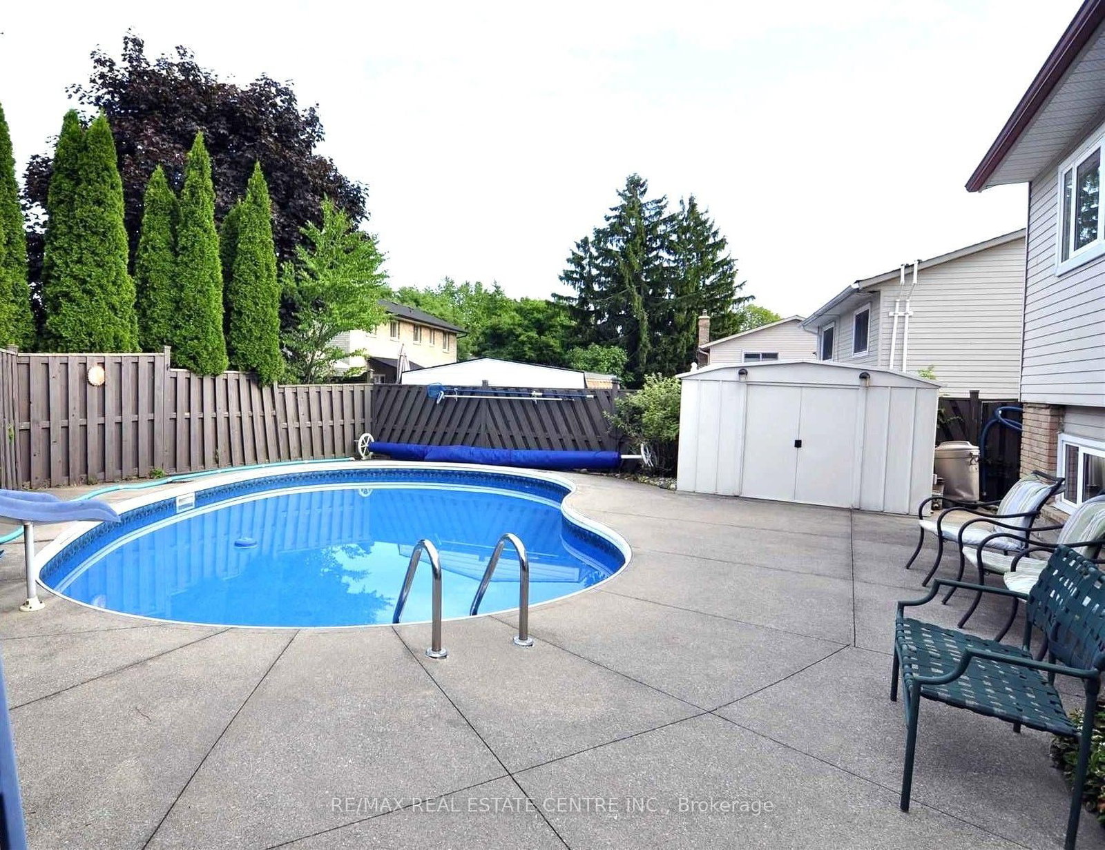 20 Ainsworth Street • Hamilton, ON photo 2