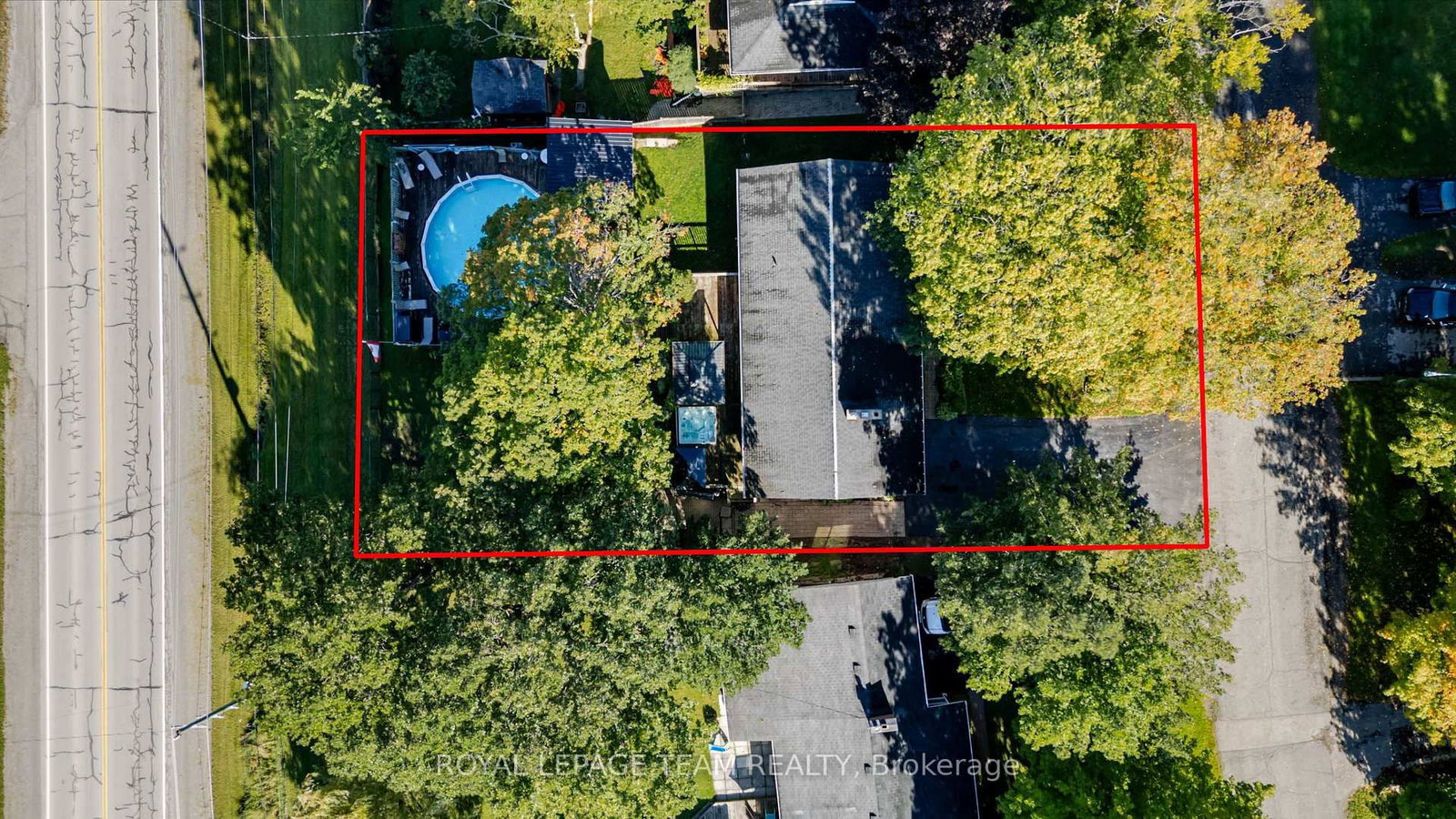 107 Peacock Crescent • Almonte, ON photo 2