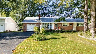 107 Peacock Crescent • Almonte, ON photo 3
