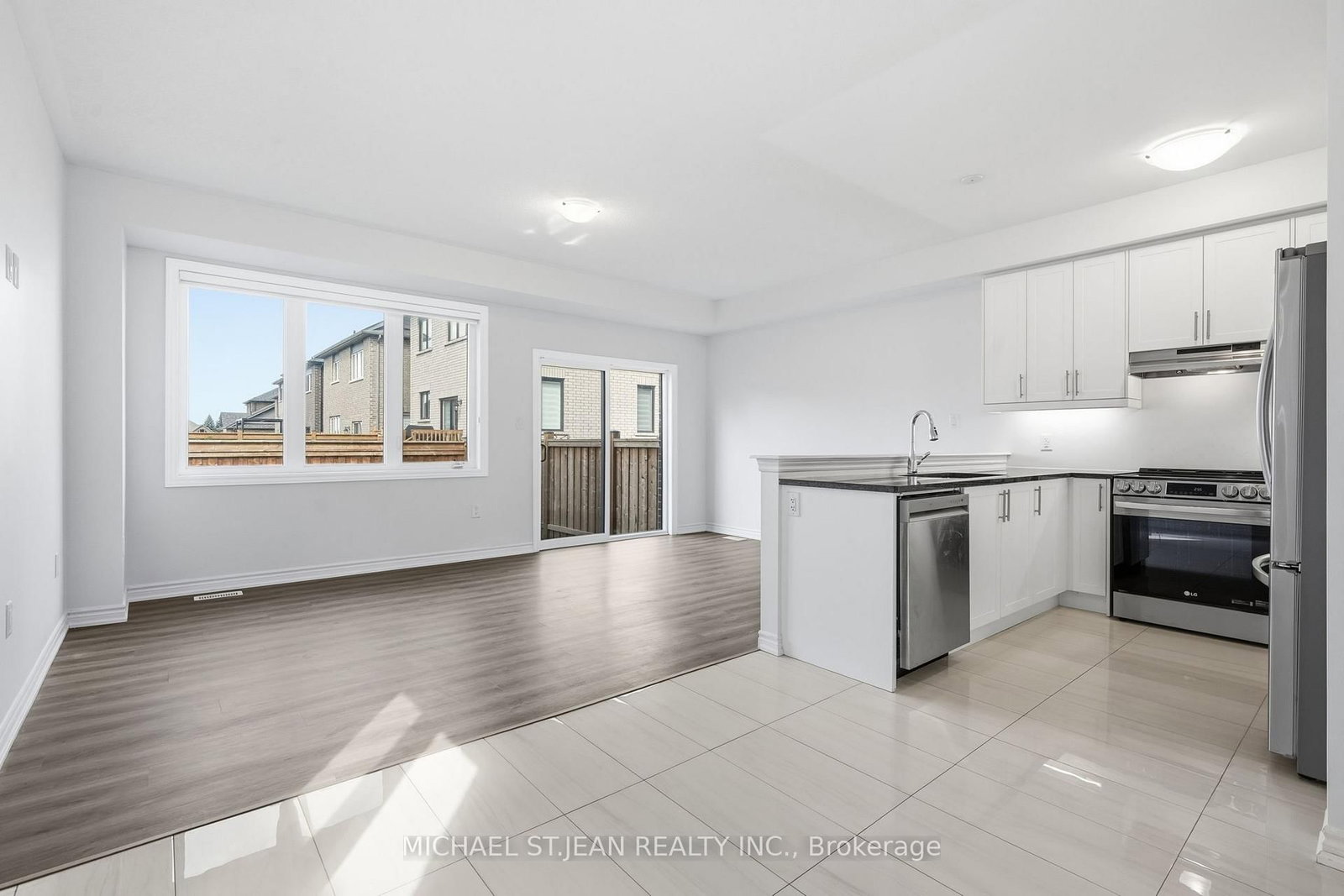 20 Admiral Road • Welland, ON photo 12