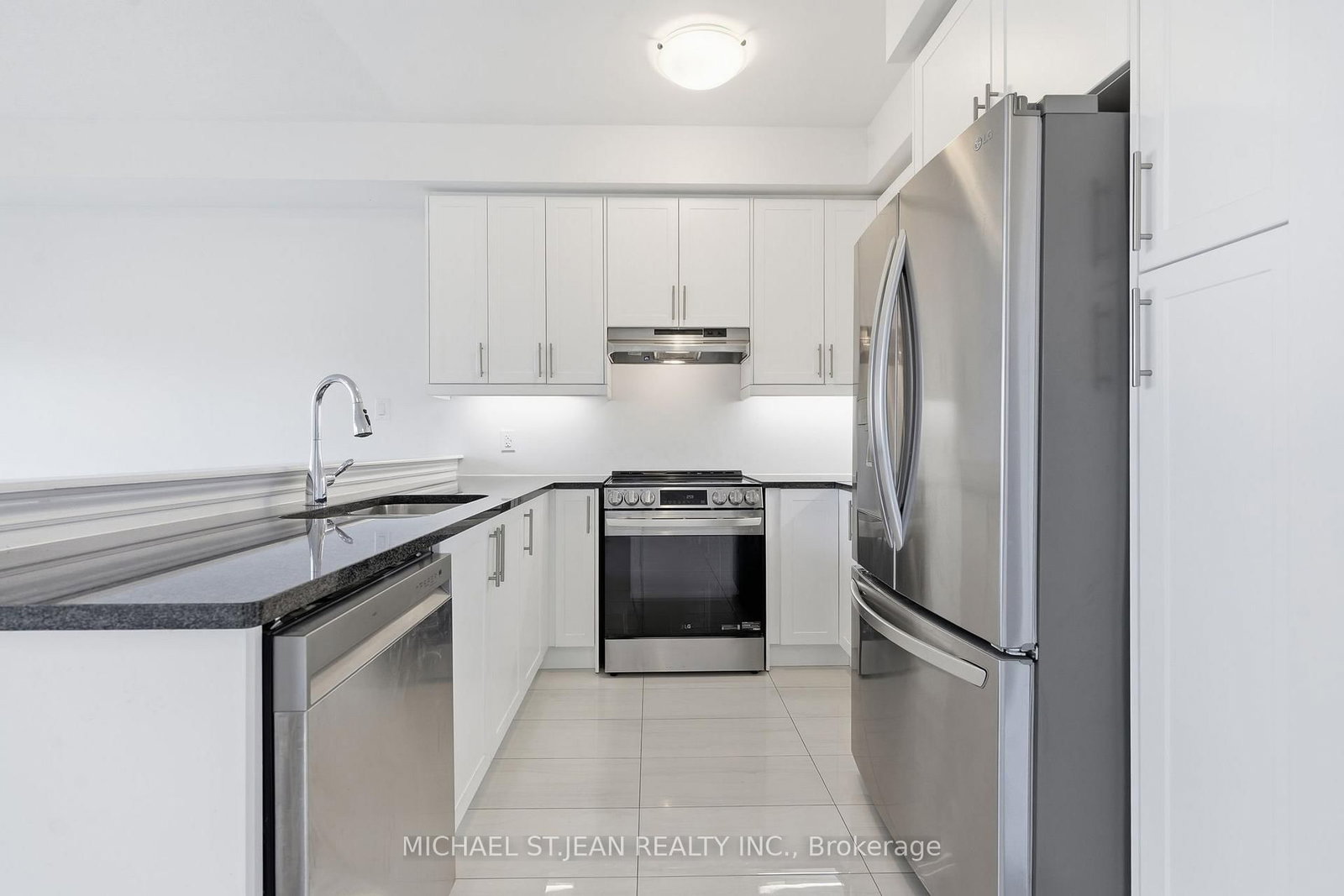 20 Admiral Road • Welland, ON photo 13