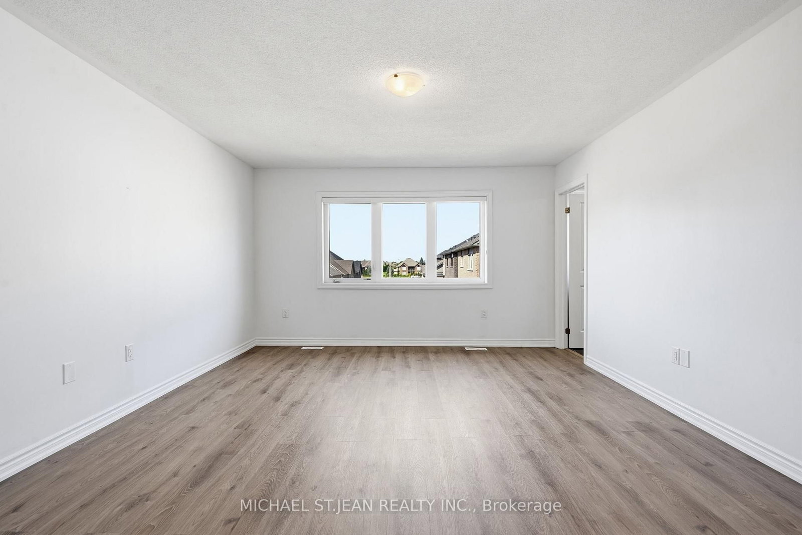20 Admiral Road • Welland, ON photo 16