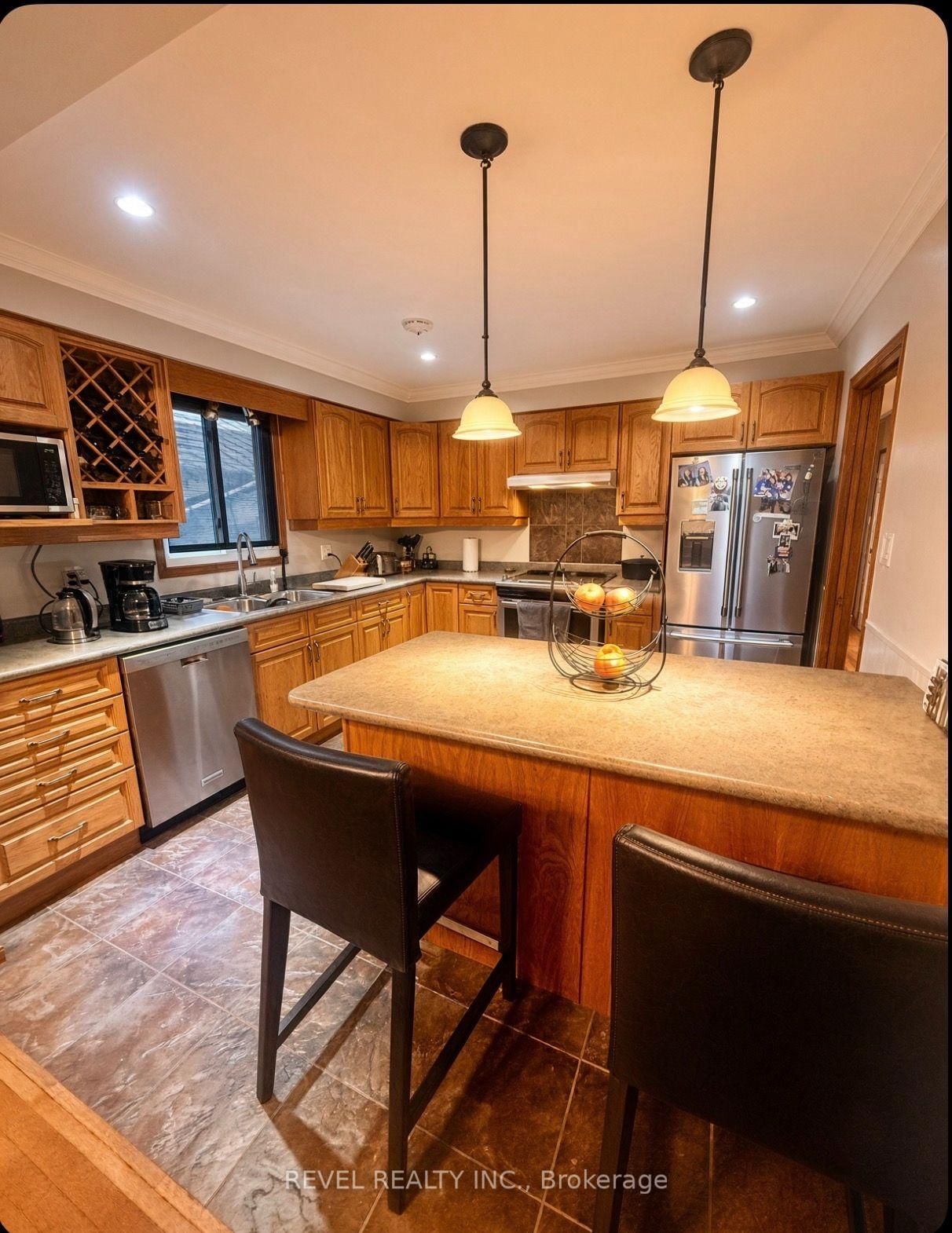 54 Lysanda Avenue • London South, ON photo 4