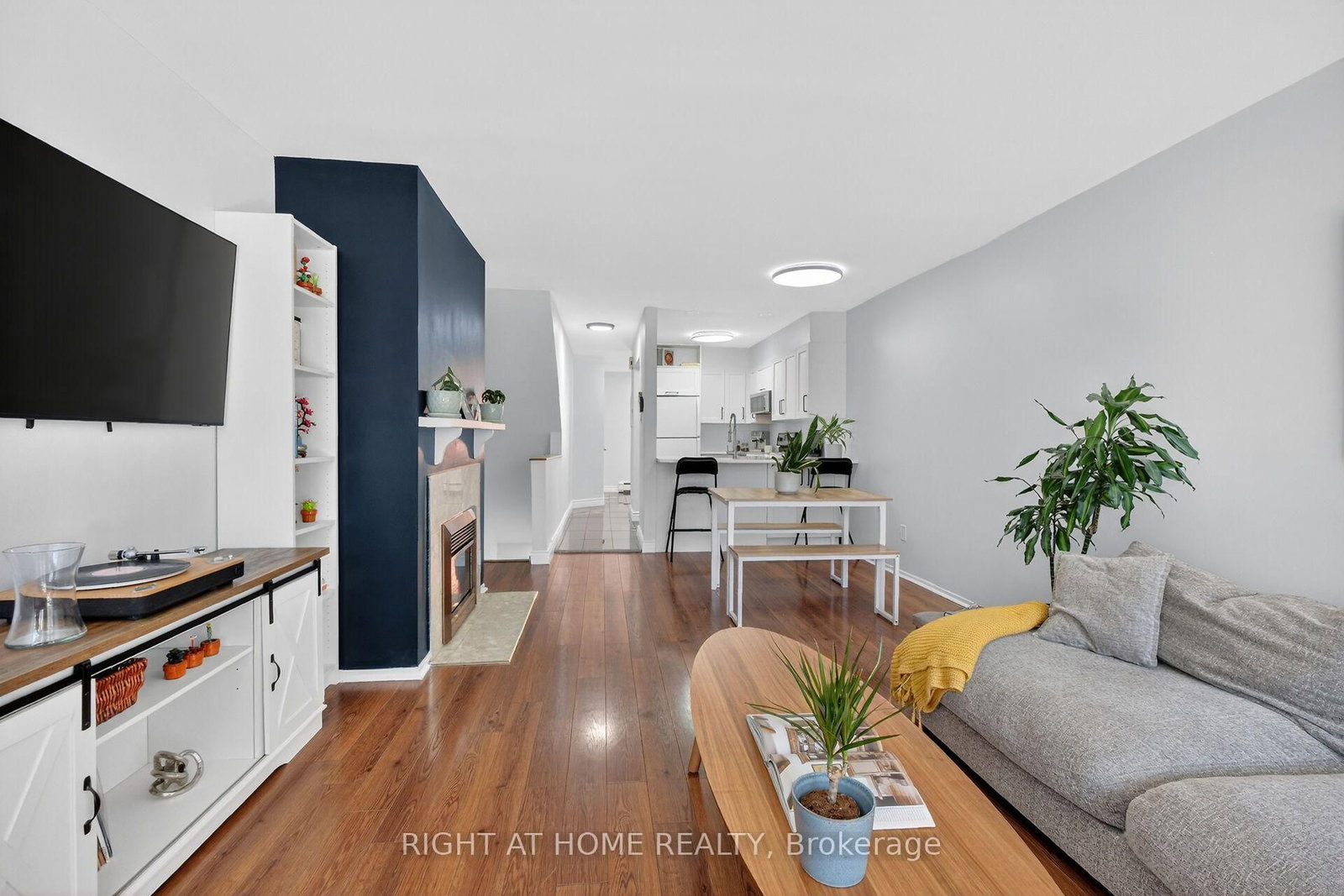 43 Crispin Private • Ottawa, ON photo 19