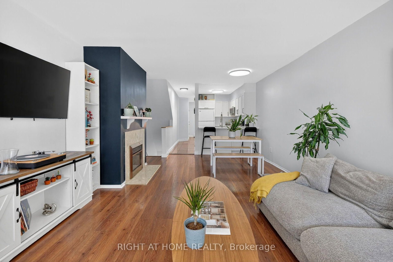 43 Crispin Private • Ottawa, ON photo 22