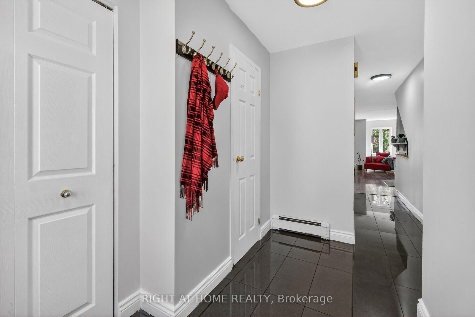 43 Crispin Private • Ottawa, ON photo 4