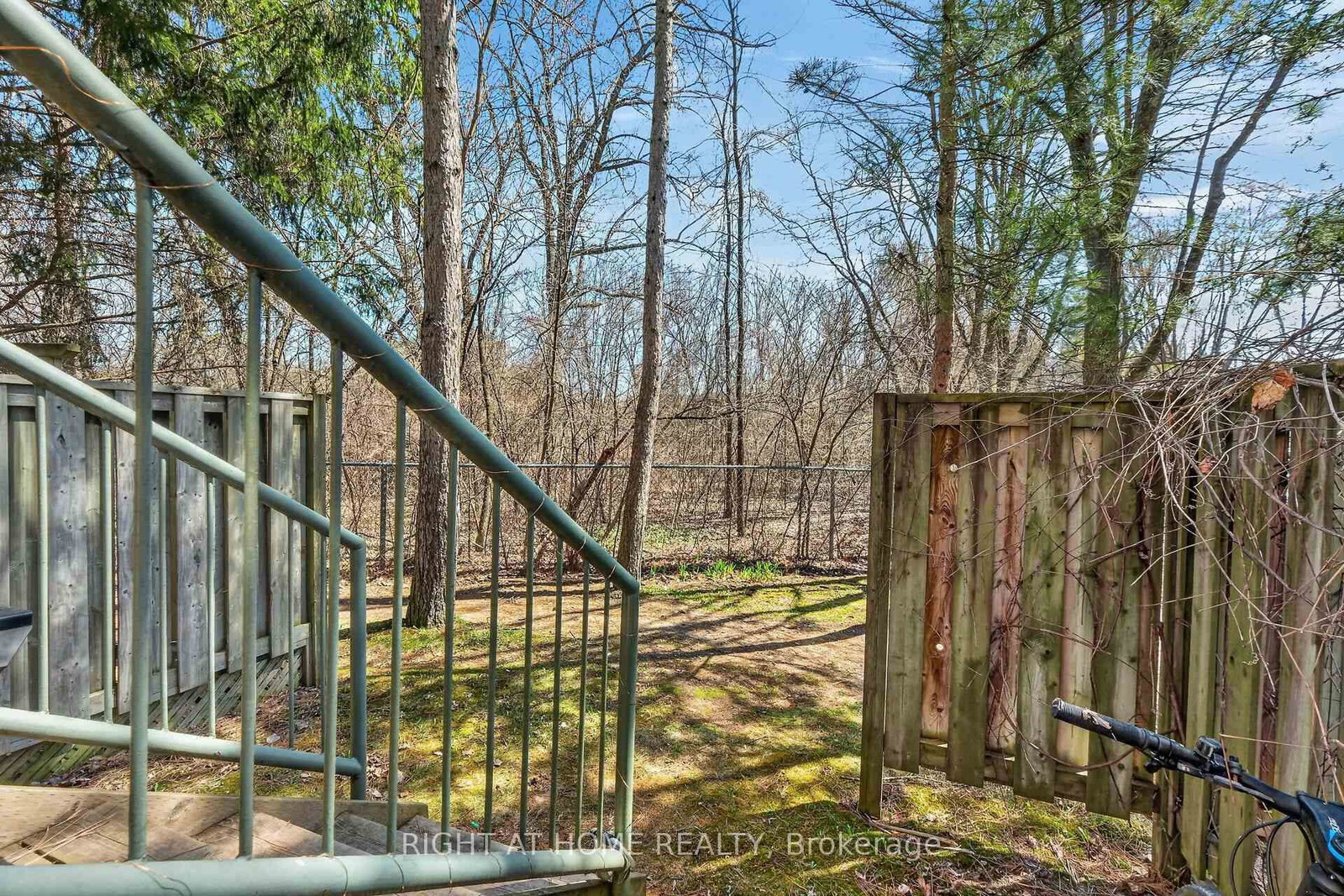 43 Crispin Private • Ottawa, ON photo 41