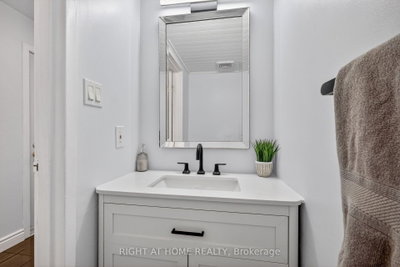 43 Crispin Private • Ottawa, ON photo 6