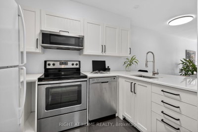 43 Crispin Private • Ottawa, ON photo 8