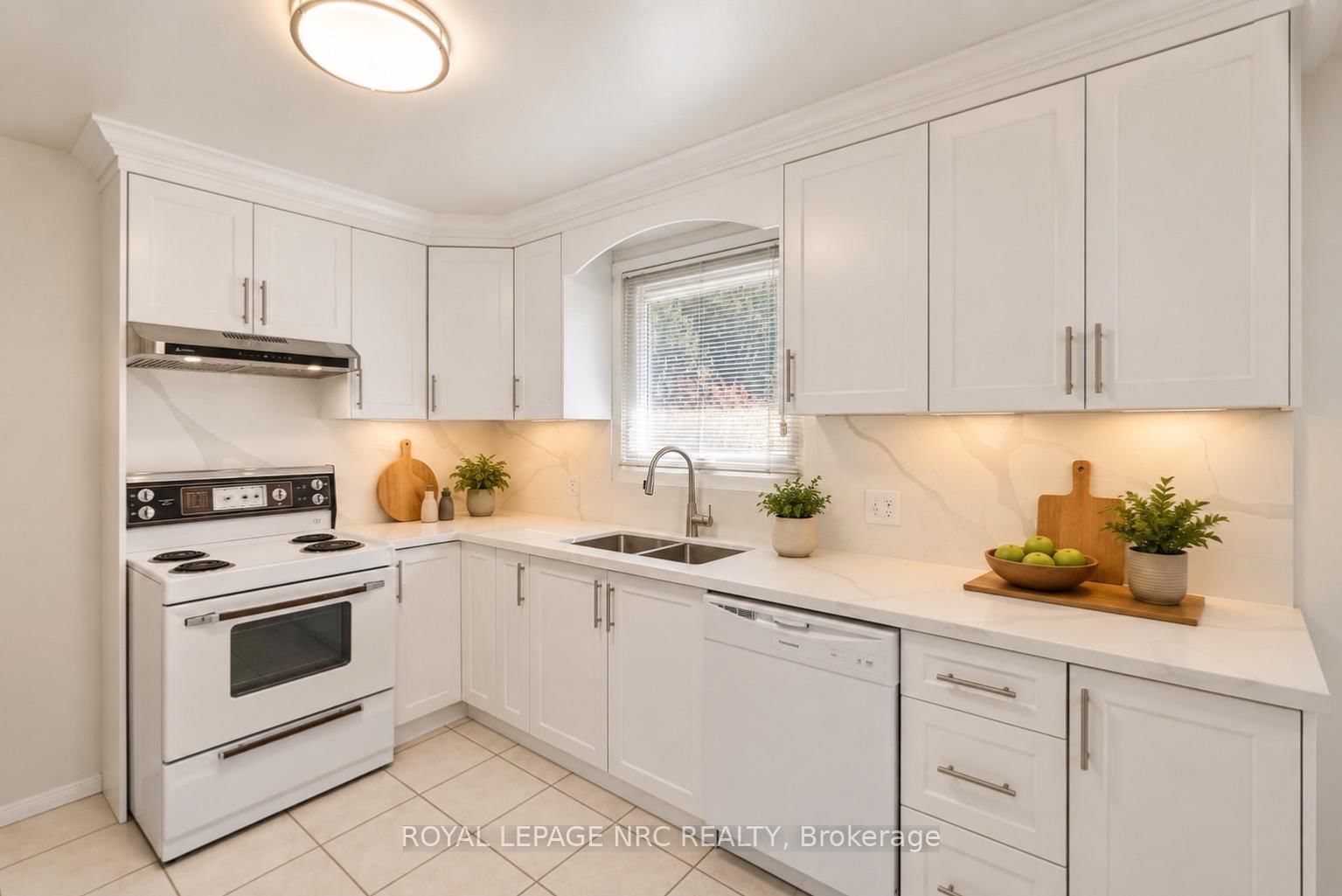 6771 Argyll Court • Niagara Falls, ON photo 12