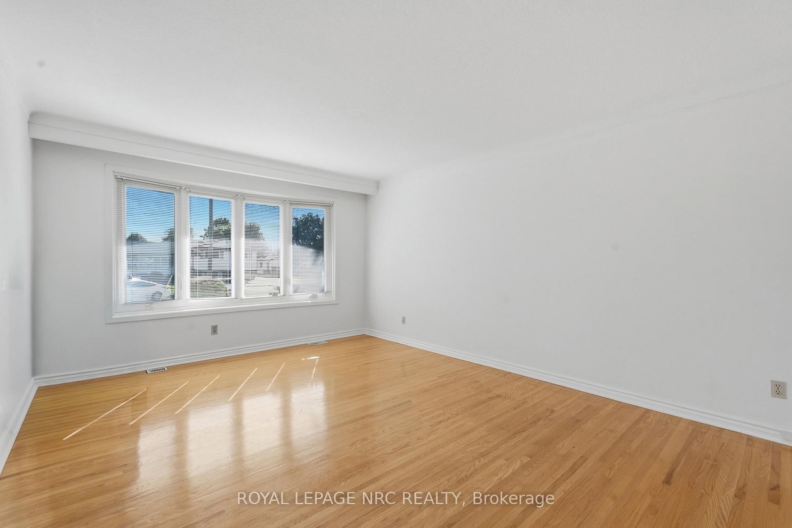 6771 Argyll Court • Niagara Falls, ON photo 8