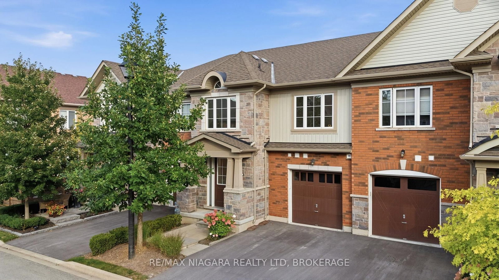 12 George Manor • Niagara-on-the-Lake, ON photo 1