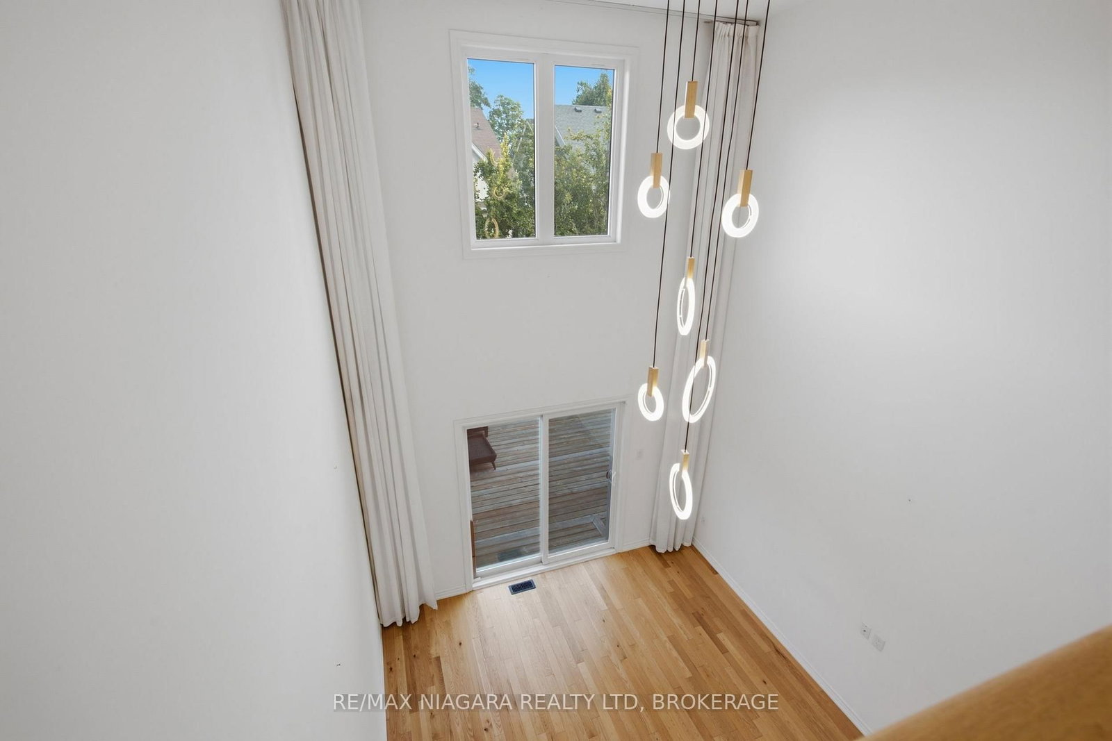 12 George Manor • Niagara-on-the-Lake, ON photo 10