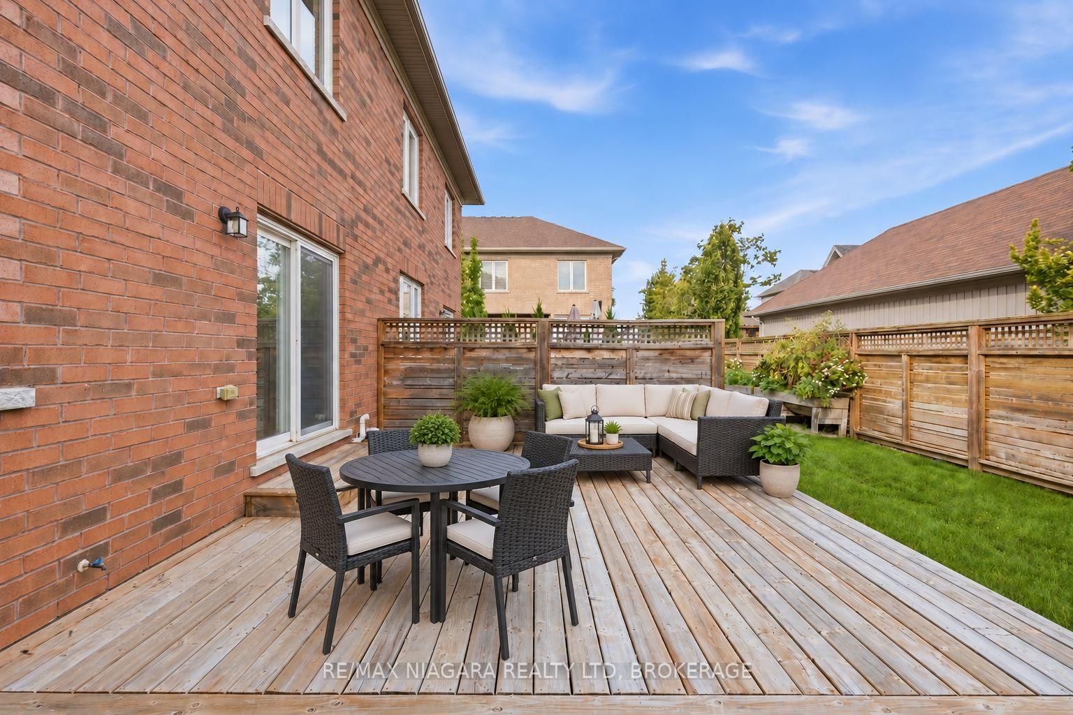 12 George Manor • Niagara-on-the-Lake, ON photo 31
