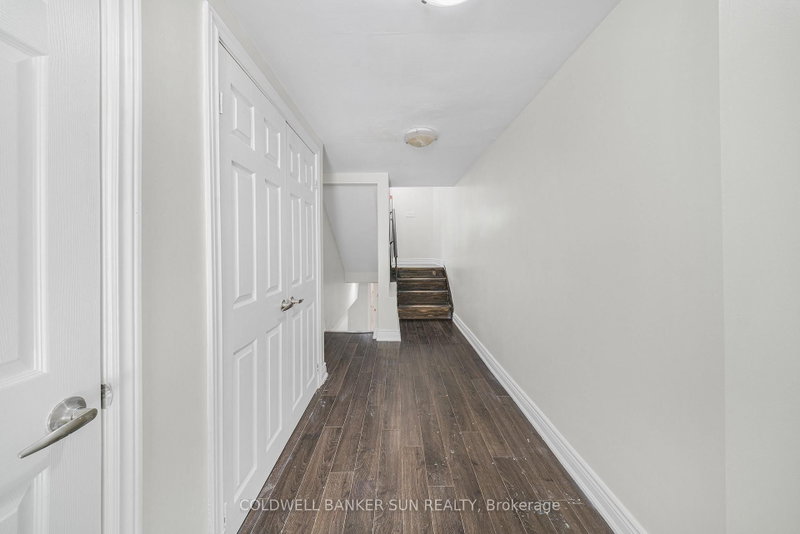 37 1/2 Cumberland St photo 5