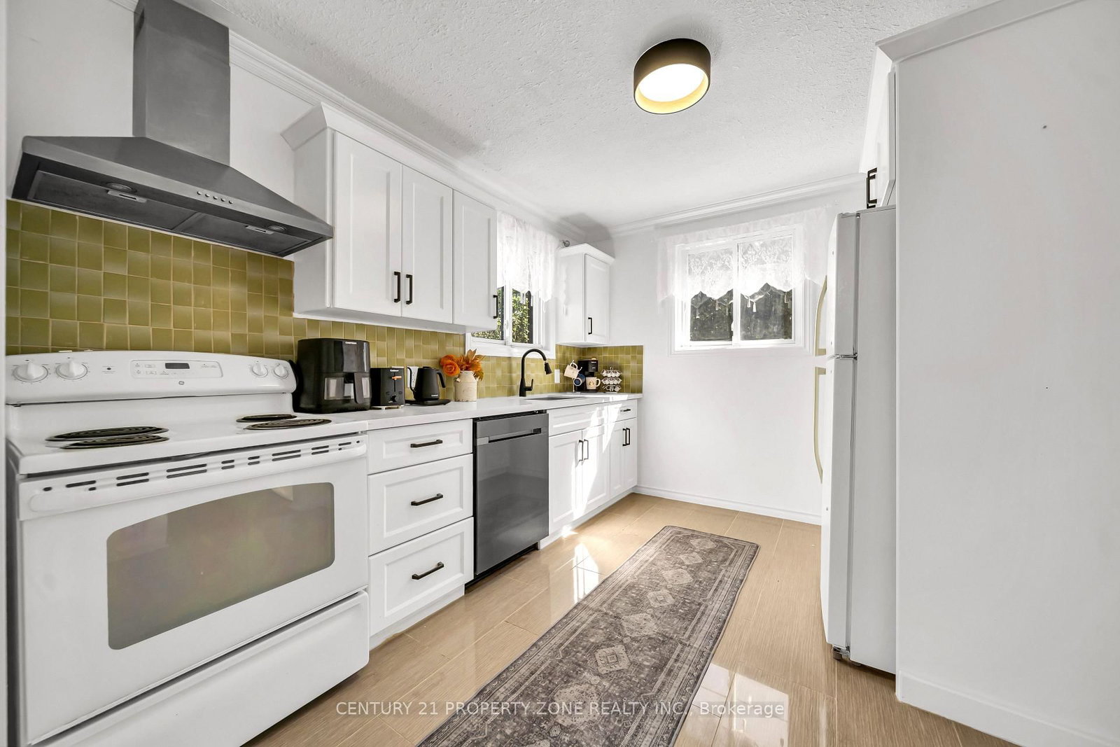 5977 Saint Marys Street • Niagara Falls, ON photo 12