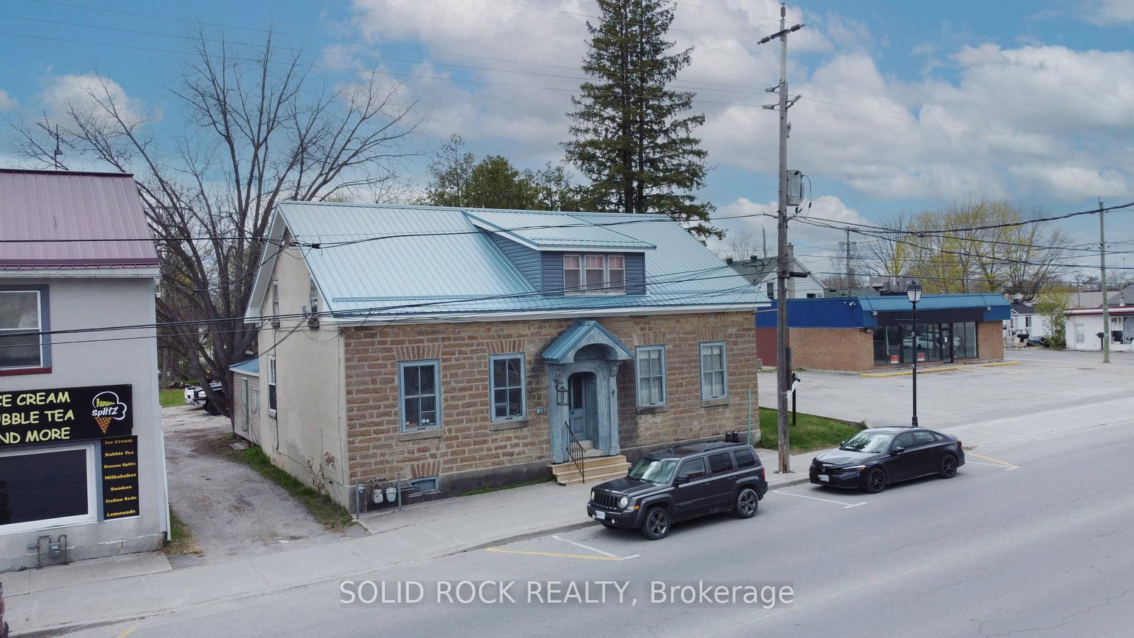 28 Wilson Street W • Perth, ON photo 2