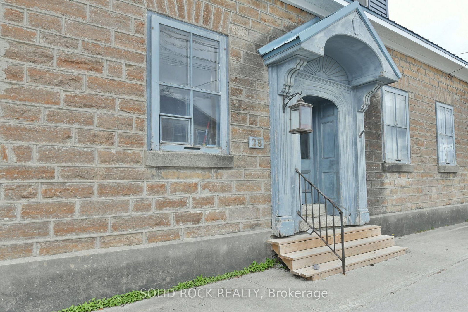 28 Wilson Street W • Perth, ON photo 3