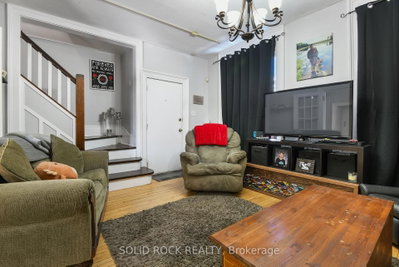 28 Wilson Street W • Perth, ON photo 5