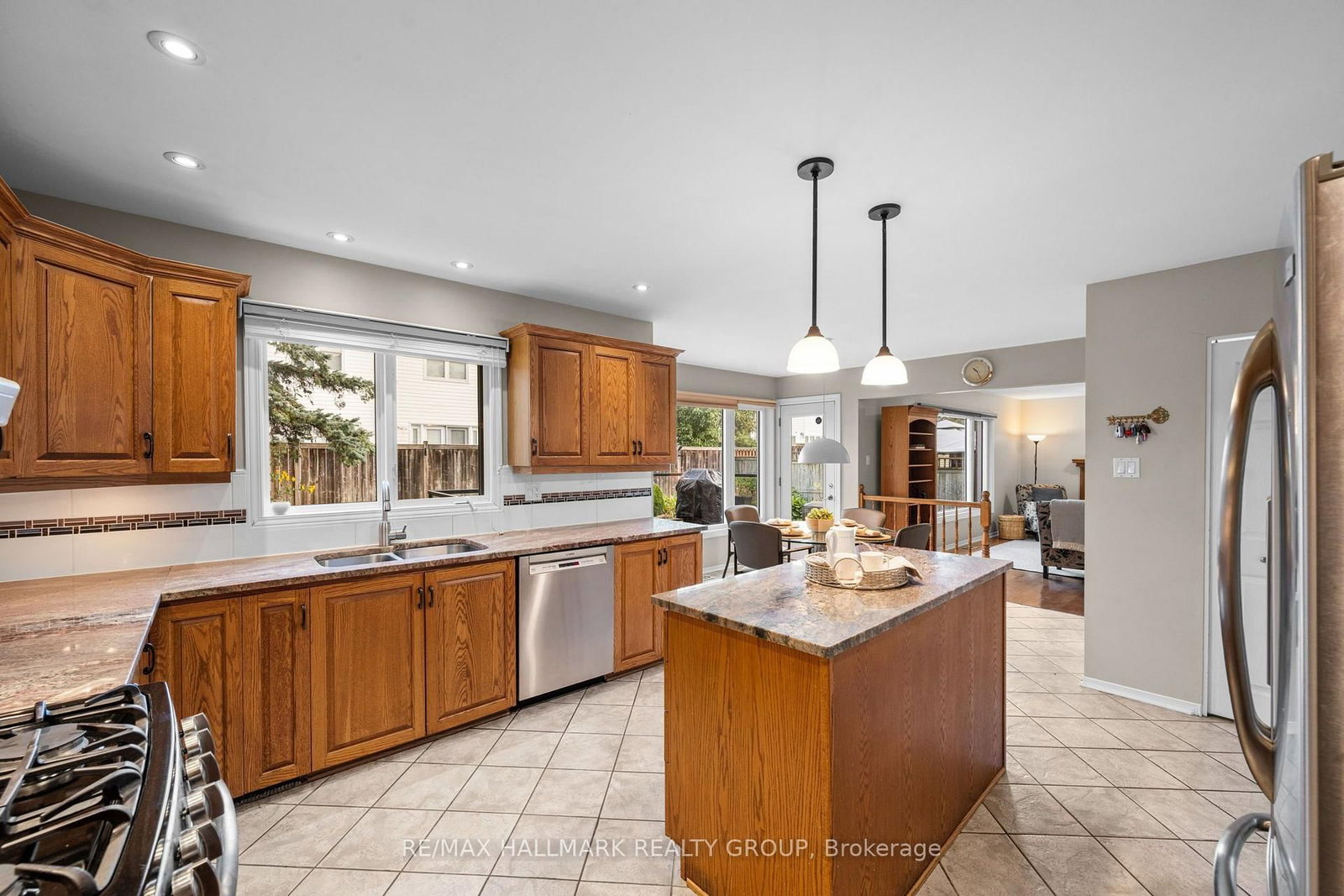 1381 Montresor Way • Ottawa, ON photo 13