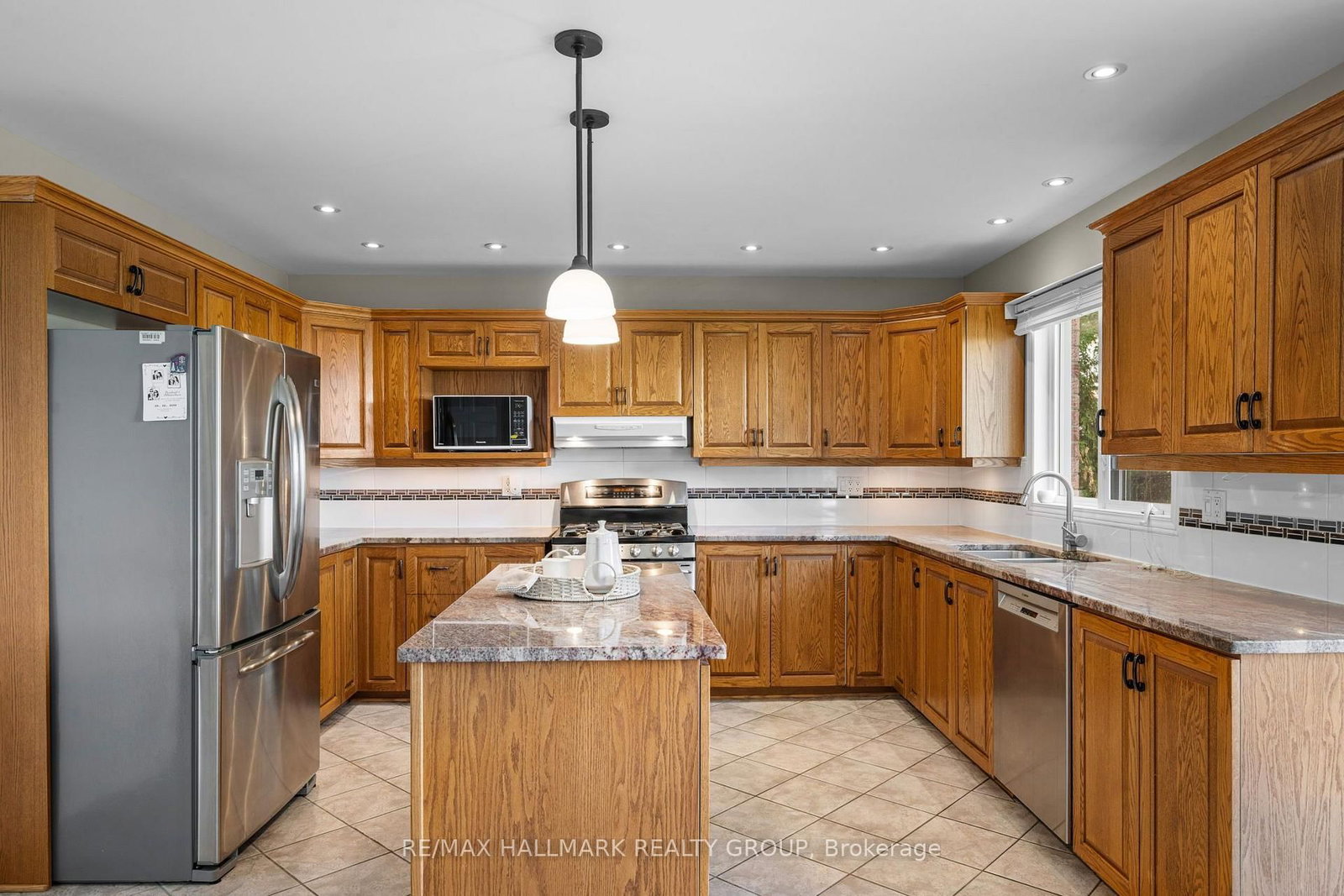 1381 Montresor Way • Ottawa, ON photo 14