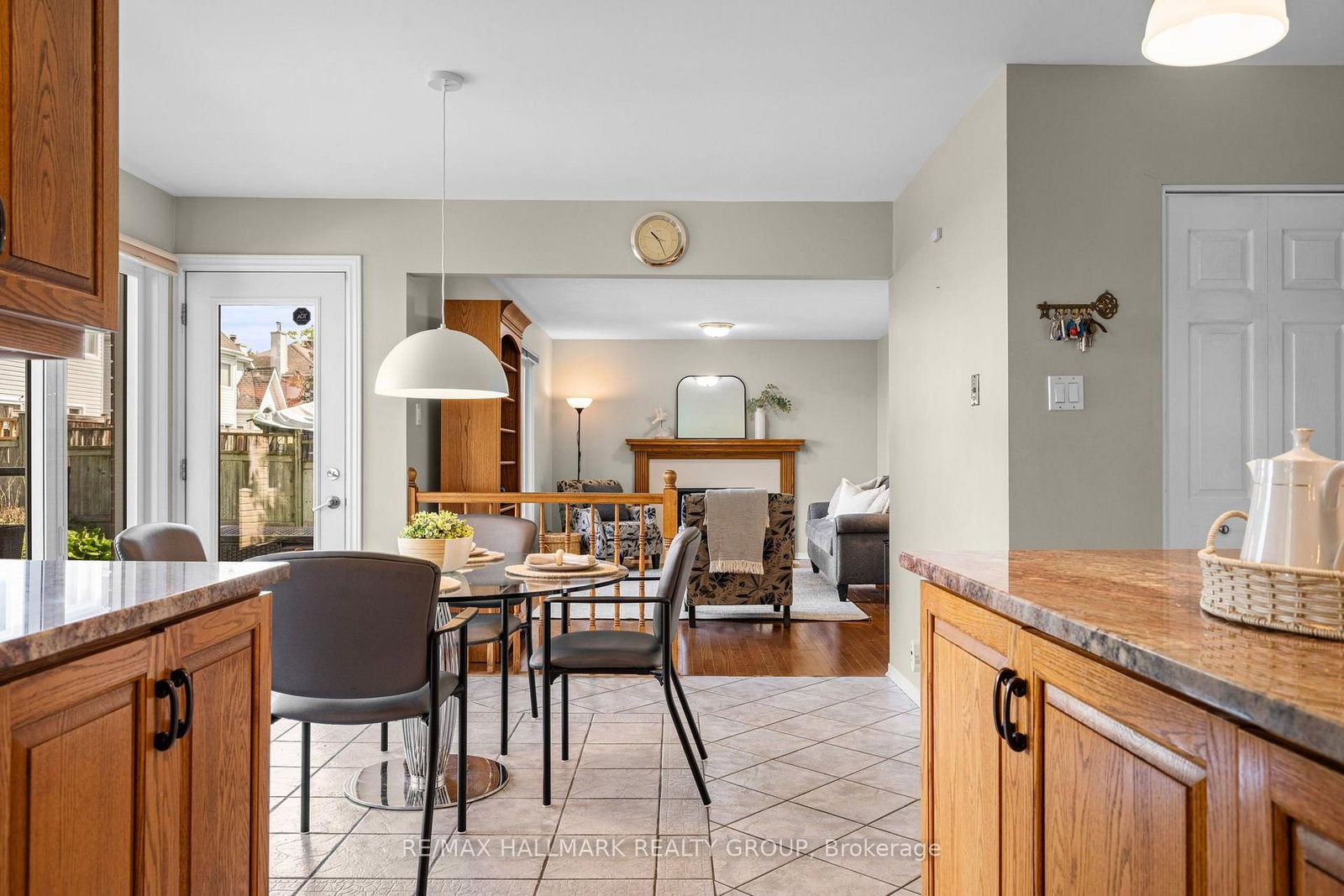 1381 Montresor Way • Ottawa, ON photo 15
