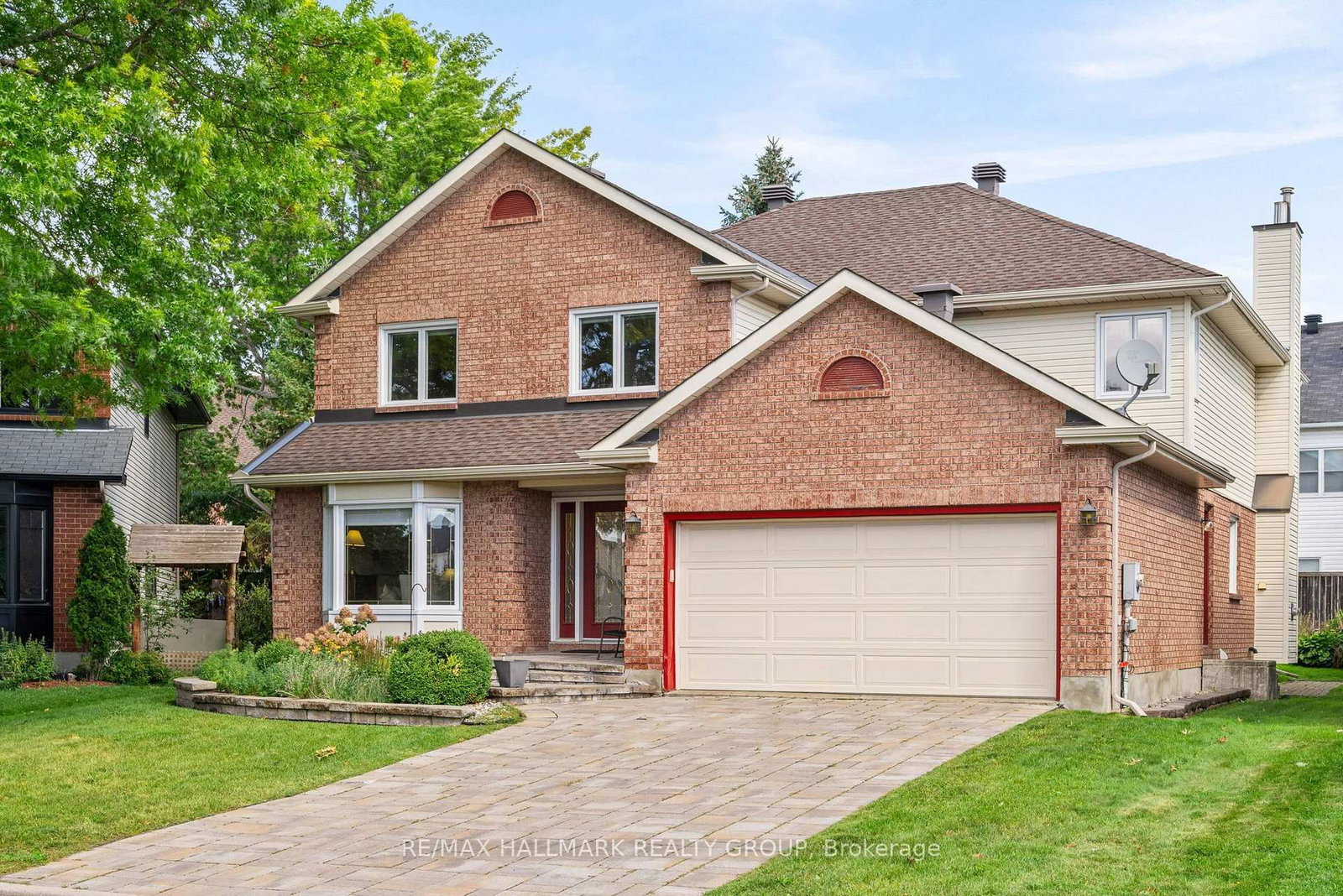 1381 Montresor Way • Ottawa, ON photo 2