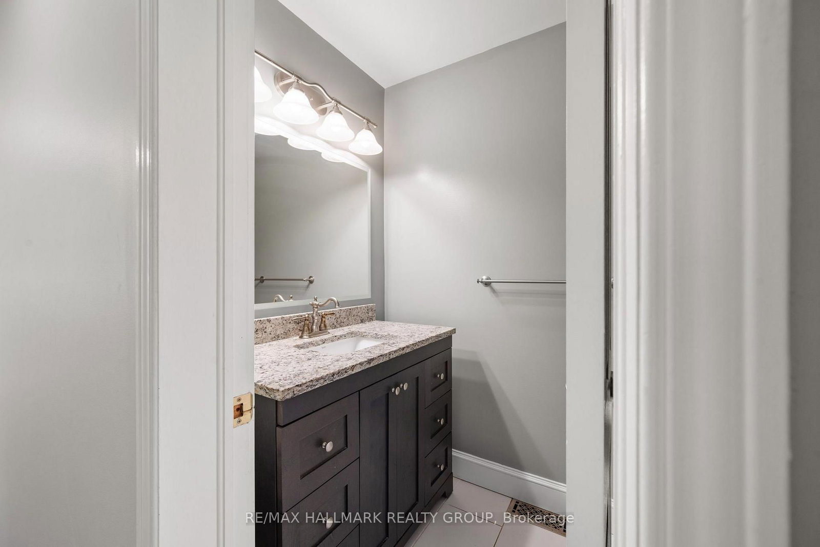 1381 Montresor Way • Ottawa, ON photo 22