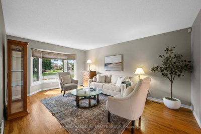 1381 Montresor Way • Ottawa, ON photo 5