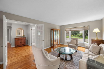 1381 Montresor Way • Ottawa, ON photo 6