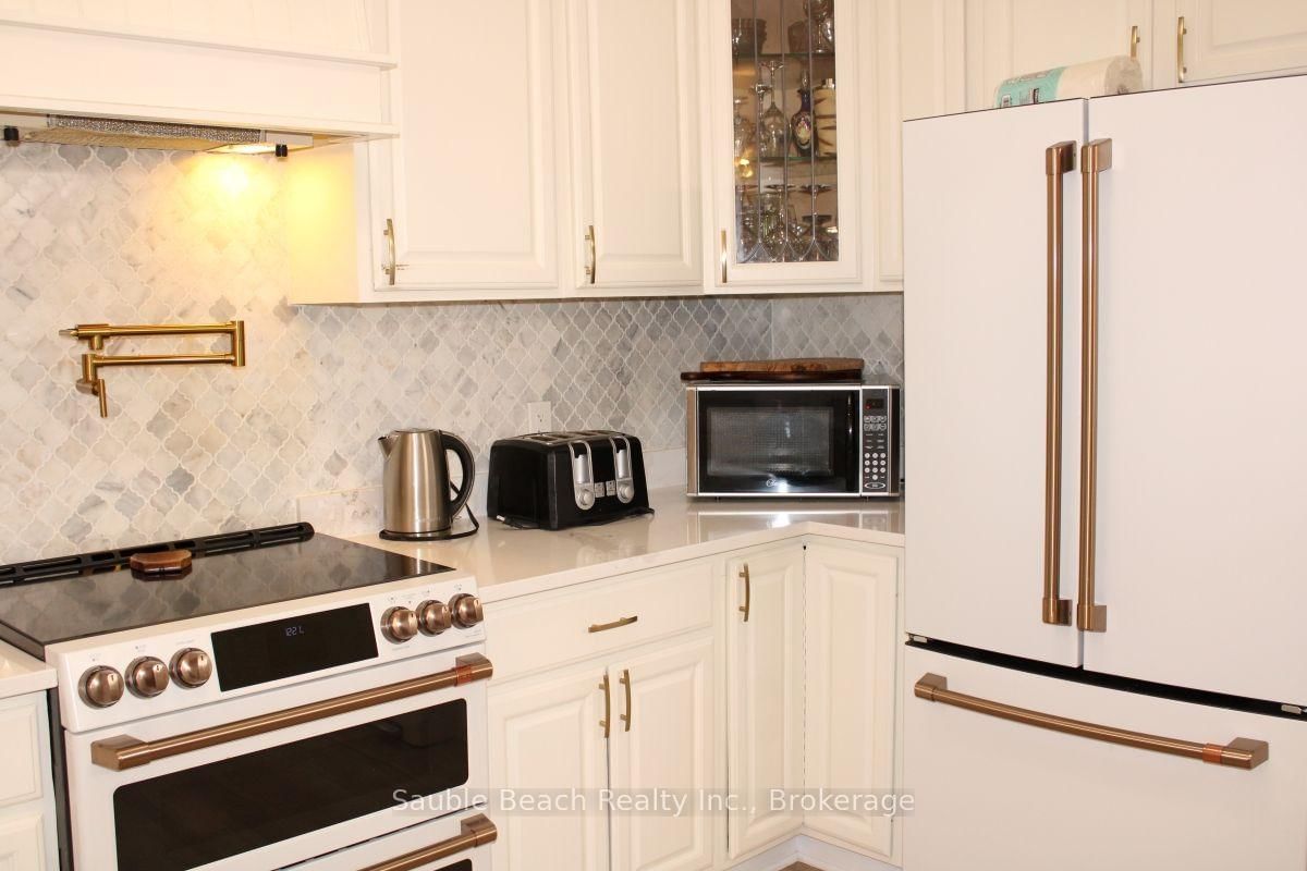 359 Sixth Street N • South Bruce Peninsula, ON photo 13