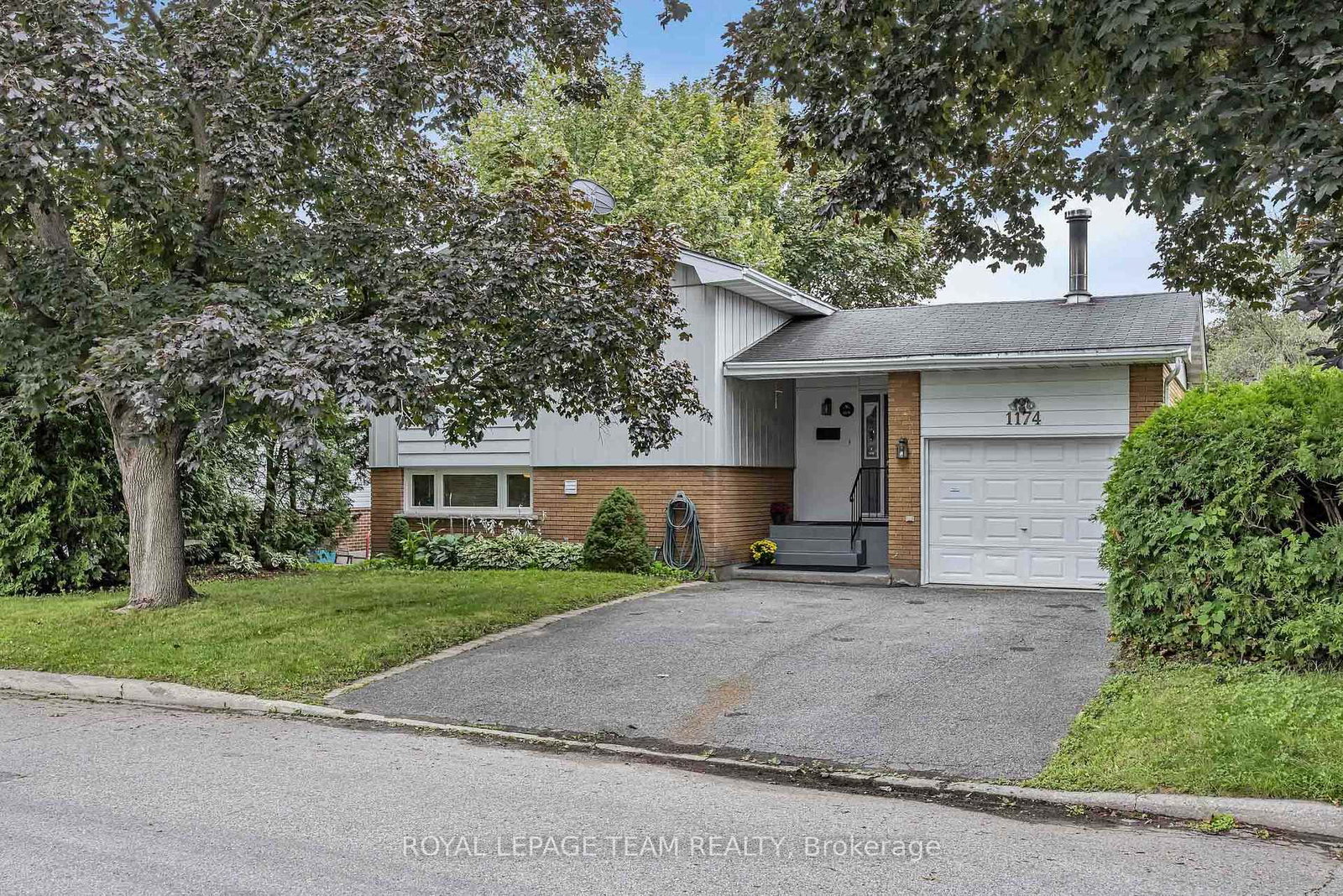 1174 Bonnie Crescent • Ottawa, ON photo 1
