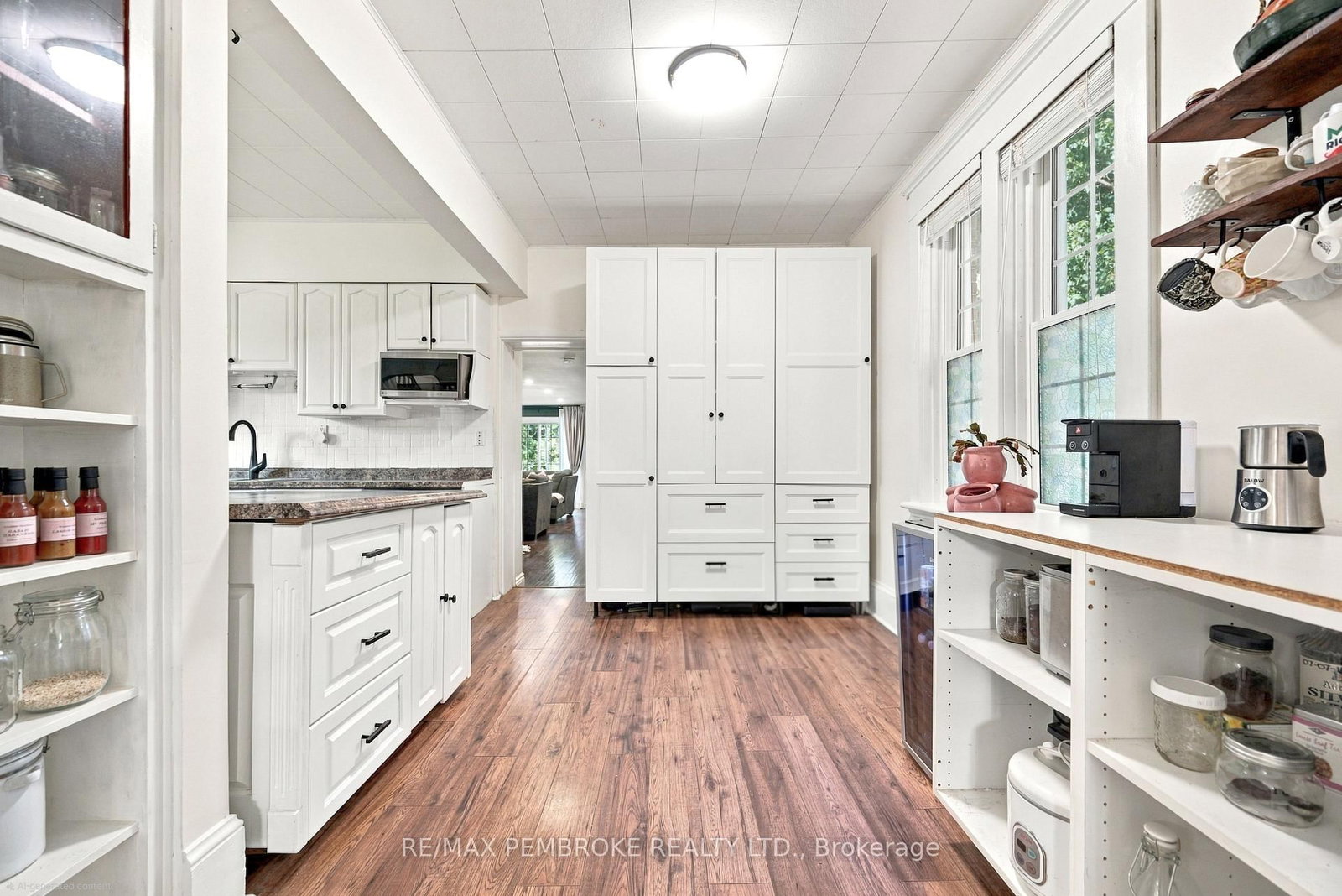 296 First Avenue N • Pembroke, ON photo 11
