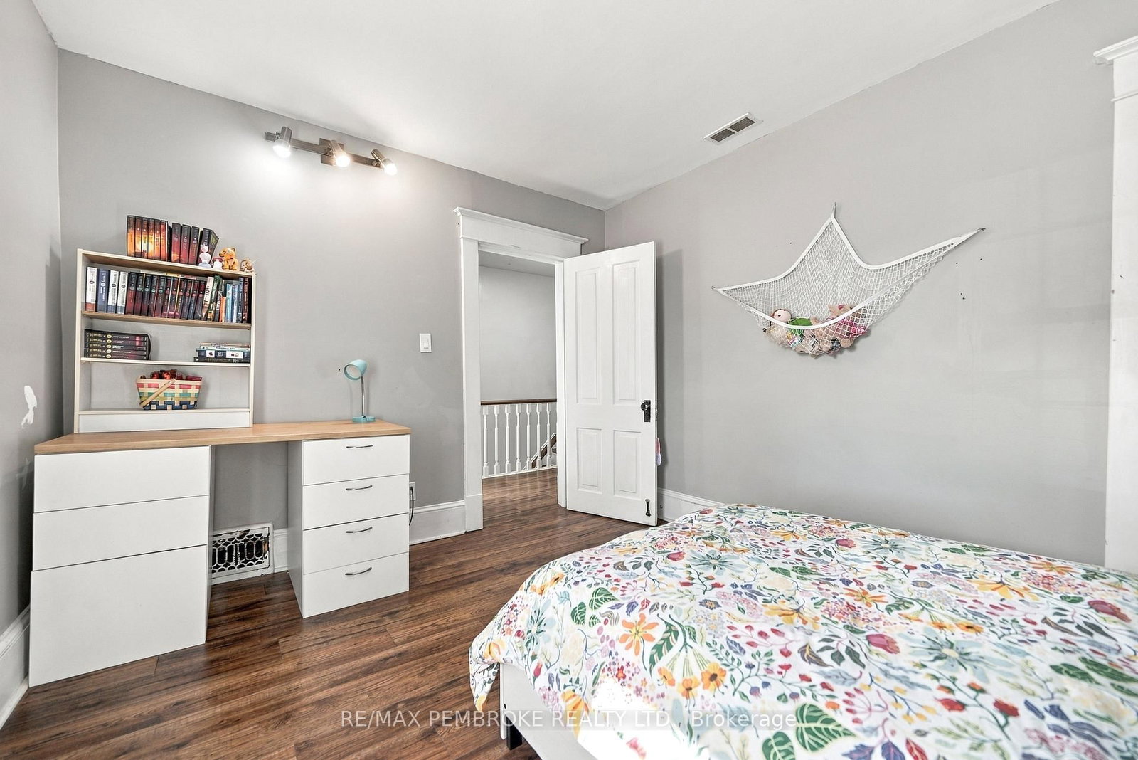 296 First Avenue N • Pembroke, ON photo 27