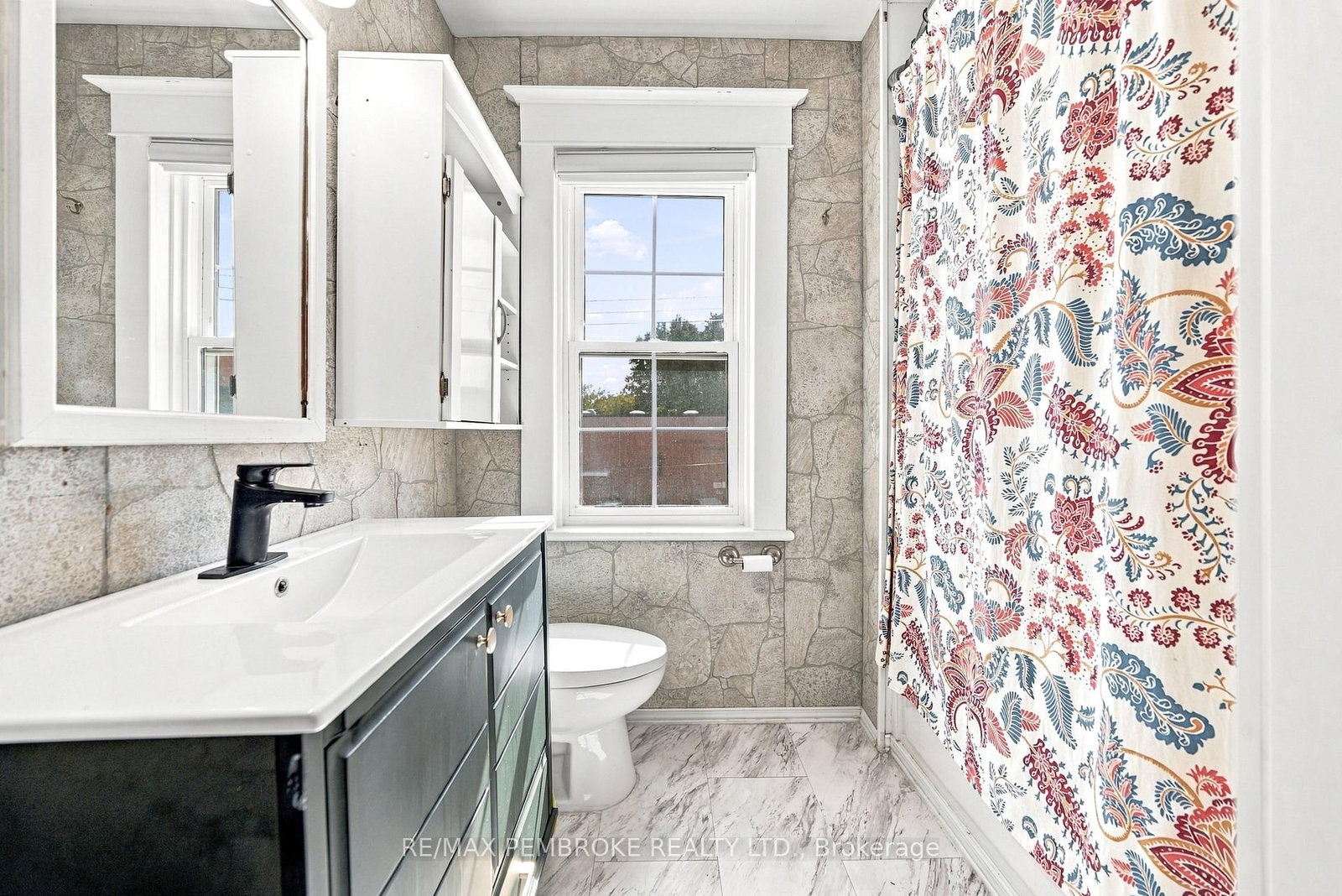 296 First Avenue N • Pembroke, ON photo 36
