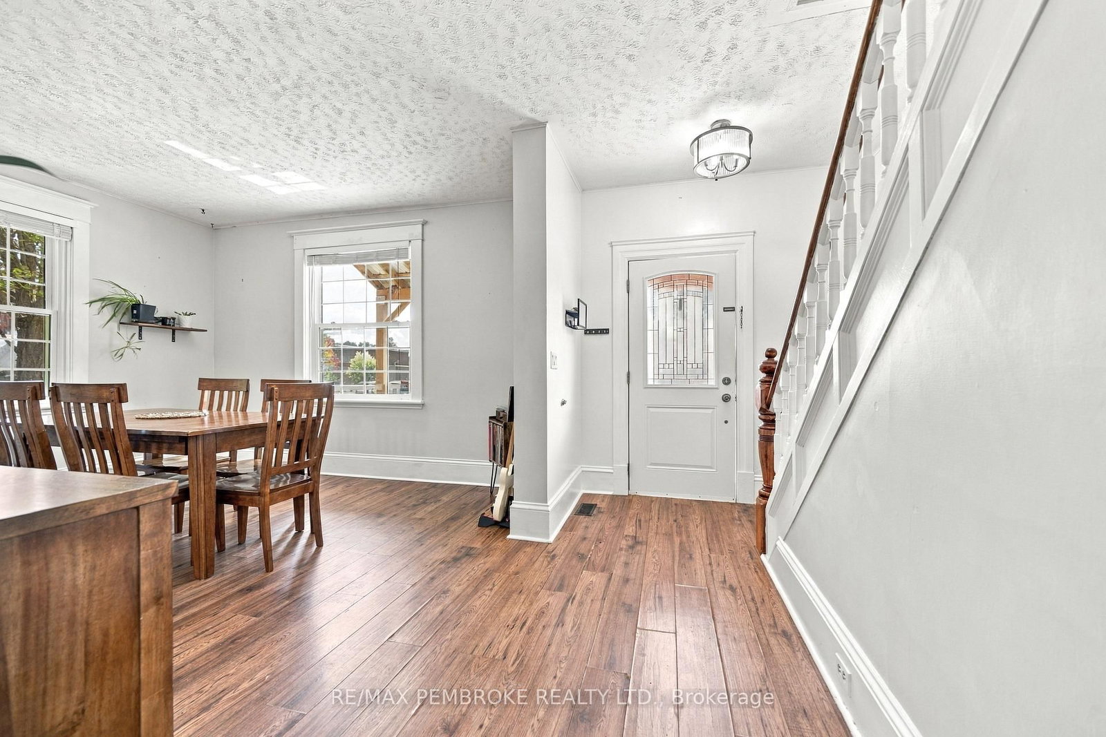 296 First Avenue N • Pembroke, ON photo 6