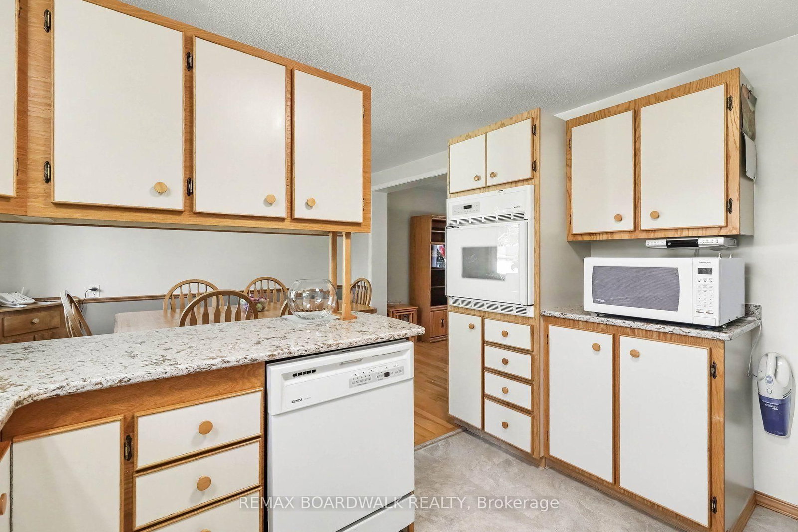 389 Hatfield Crescent • Ottawa, ON photo 16