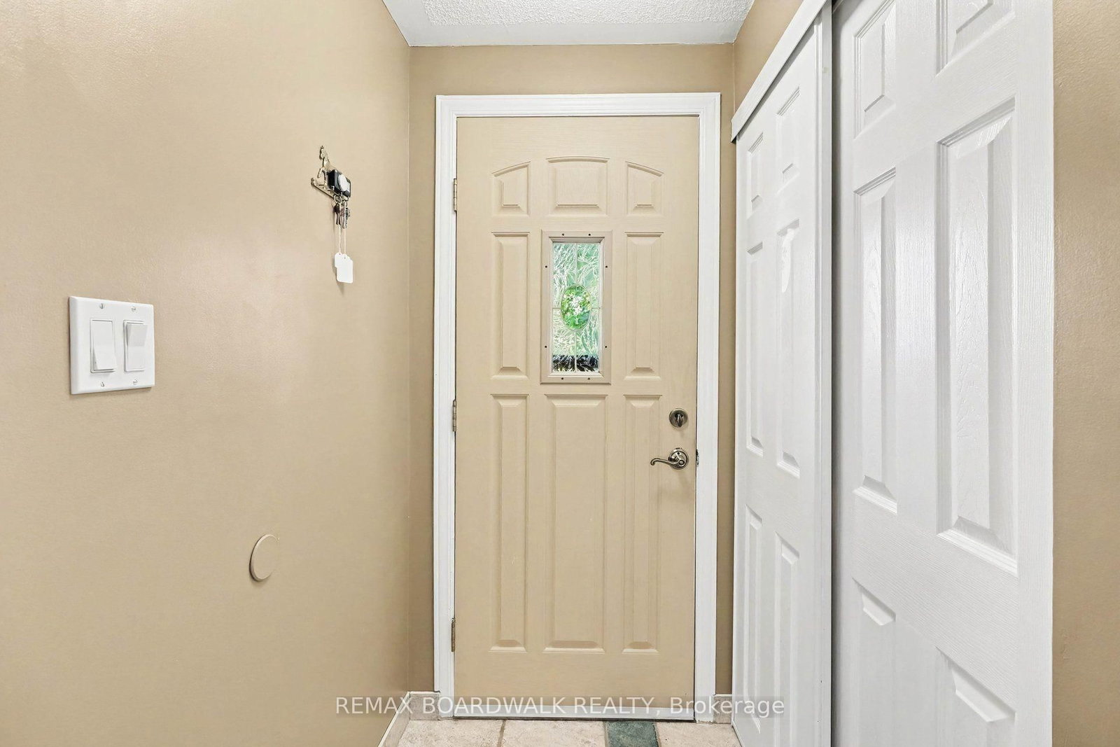 389 Hatfield Crescent • Ottawa, ON photo 5