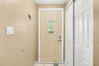 389 Hatfield Crescent • Ottawa, ON photo 5