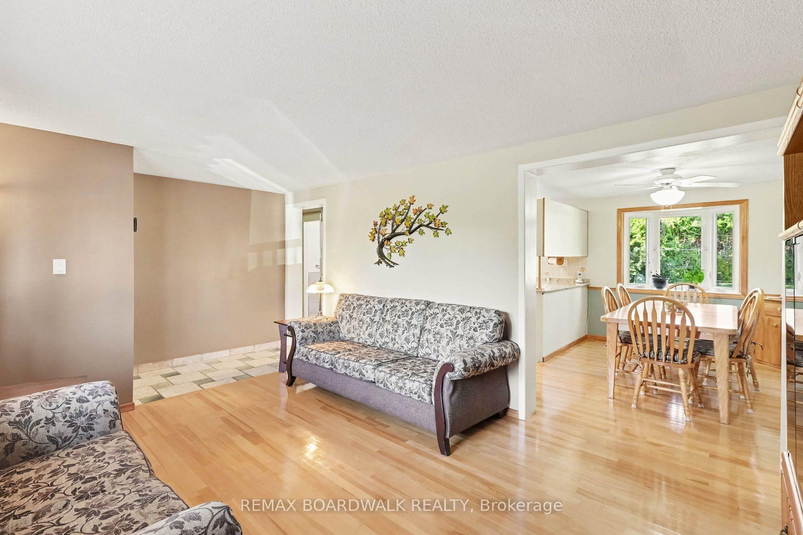389 Hatfield Crescent • Ottawa, ON photo 9