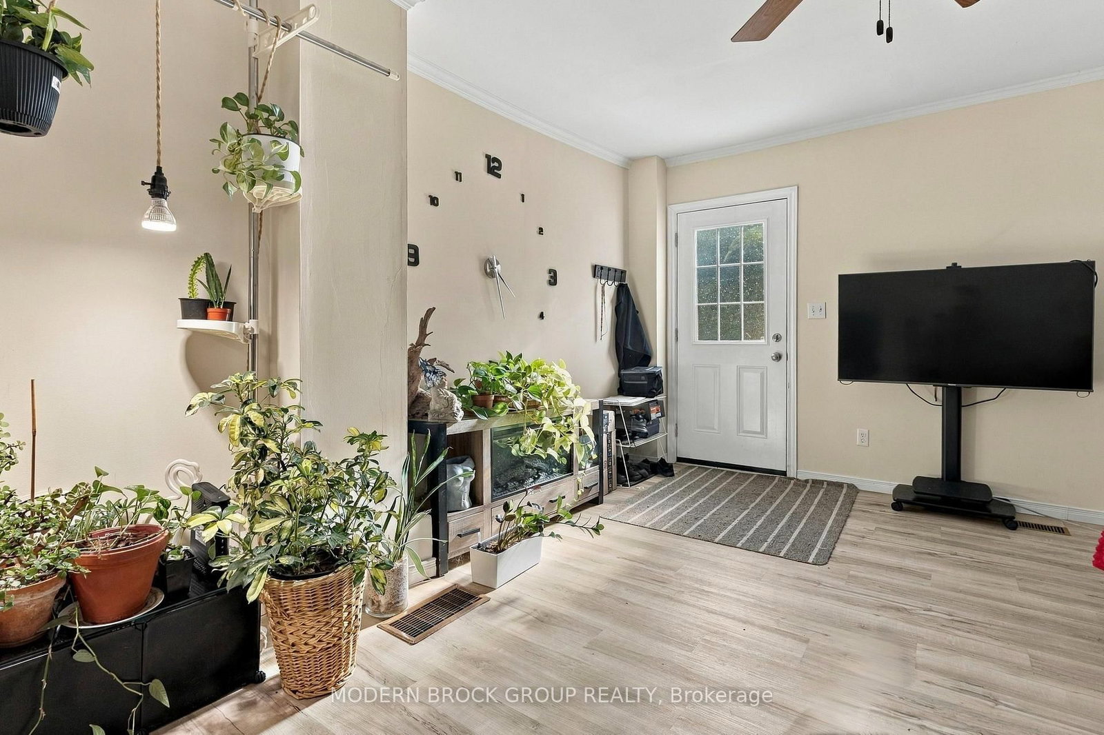 7 Elm Street • Brockville, ON photo 4